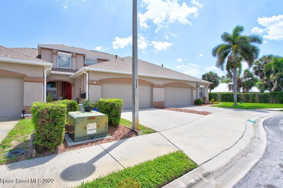 39 Sorrento Ct, Melbourne, FL 32937