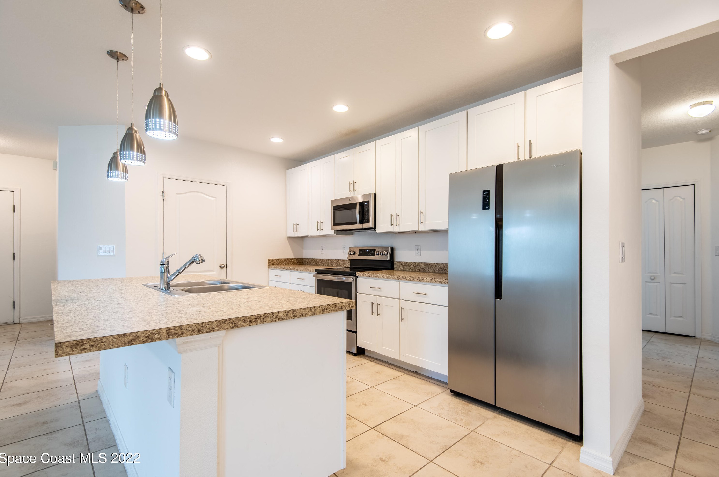 495 Bridgeport Ave, Melbourne, FL 32907-1702