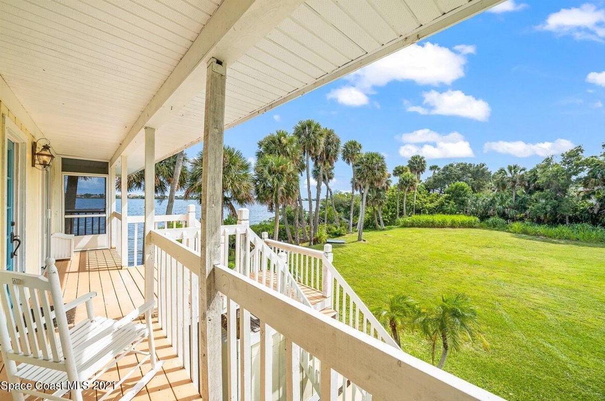 10060 S Tropical Trail, Merritt Island, FL 32952