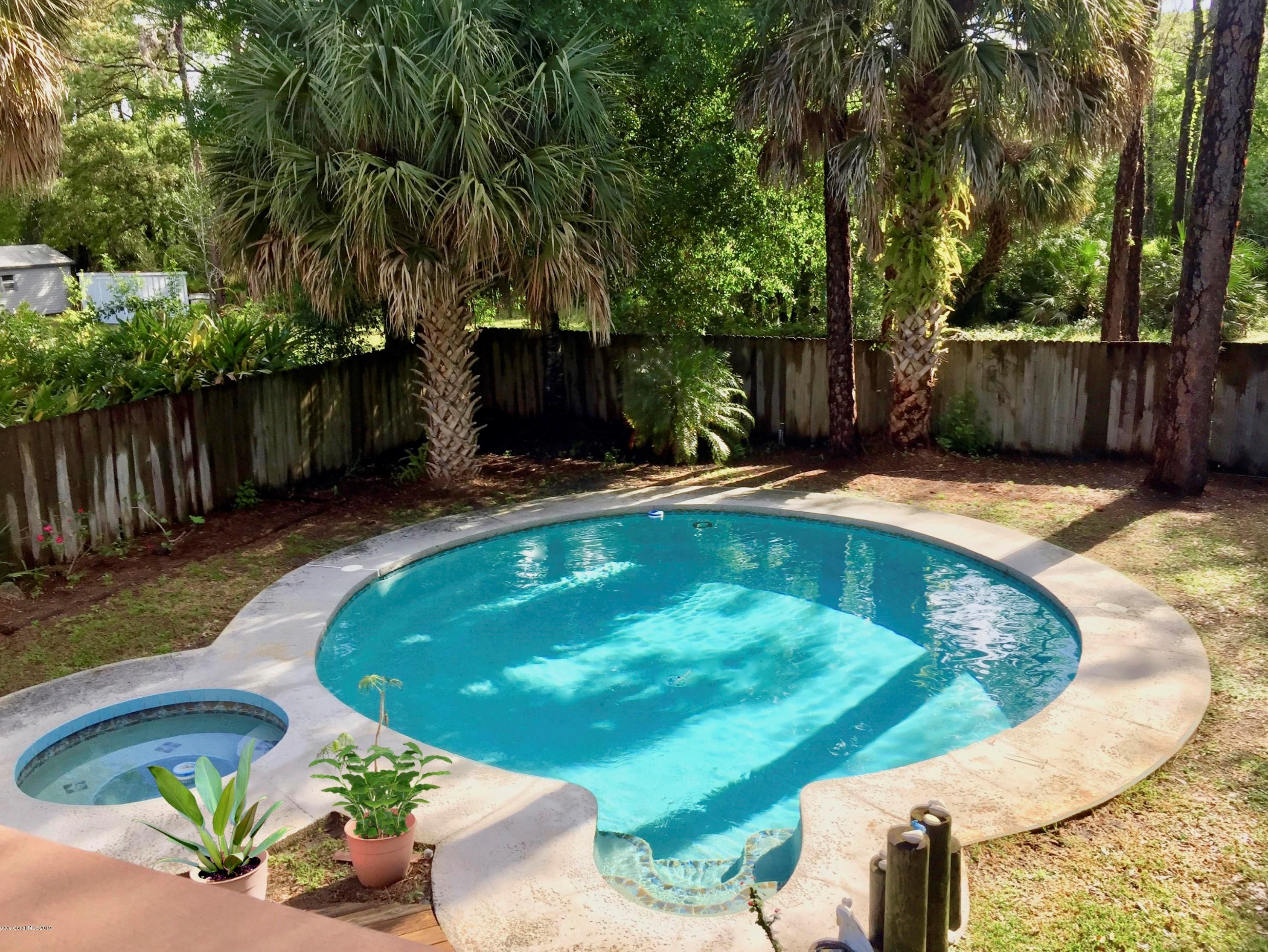 760 Cajeput Cir, Melbourne, FL 32904-2306