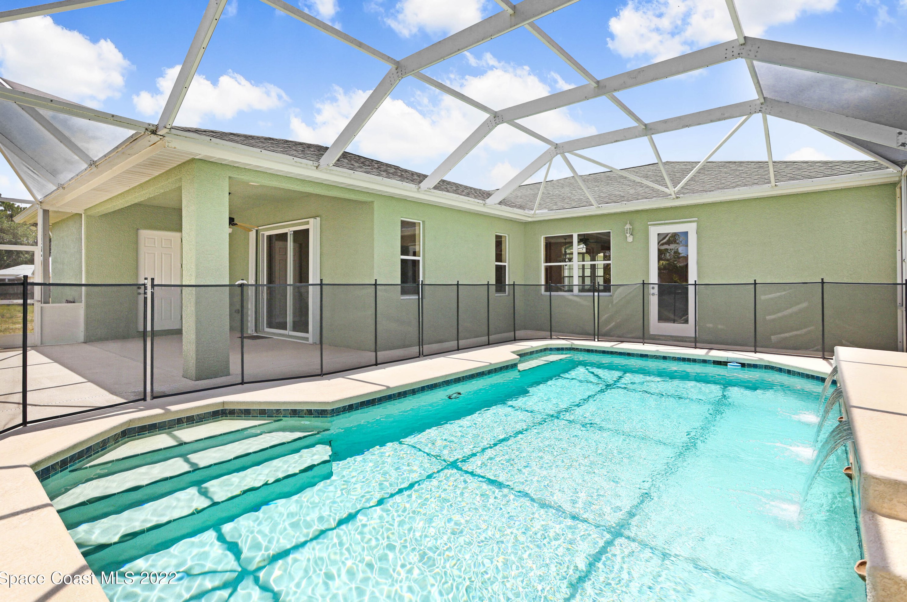 1601 Eldron Blvd, Melbourne, FL 32909-8810