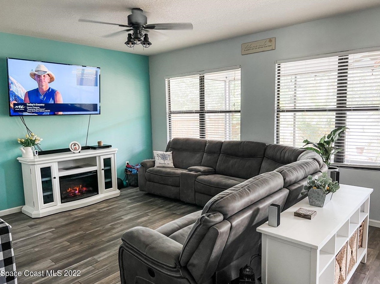 822 Marian Ct, Titusville, FL 32780