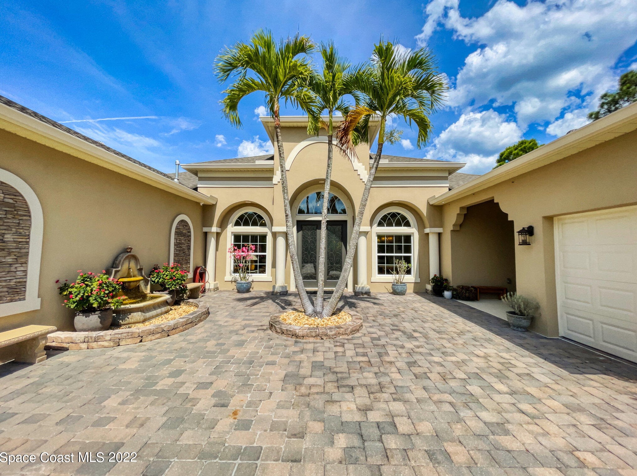 6895 Cottonwood Dr, Melbourne, FL 32949-5302