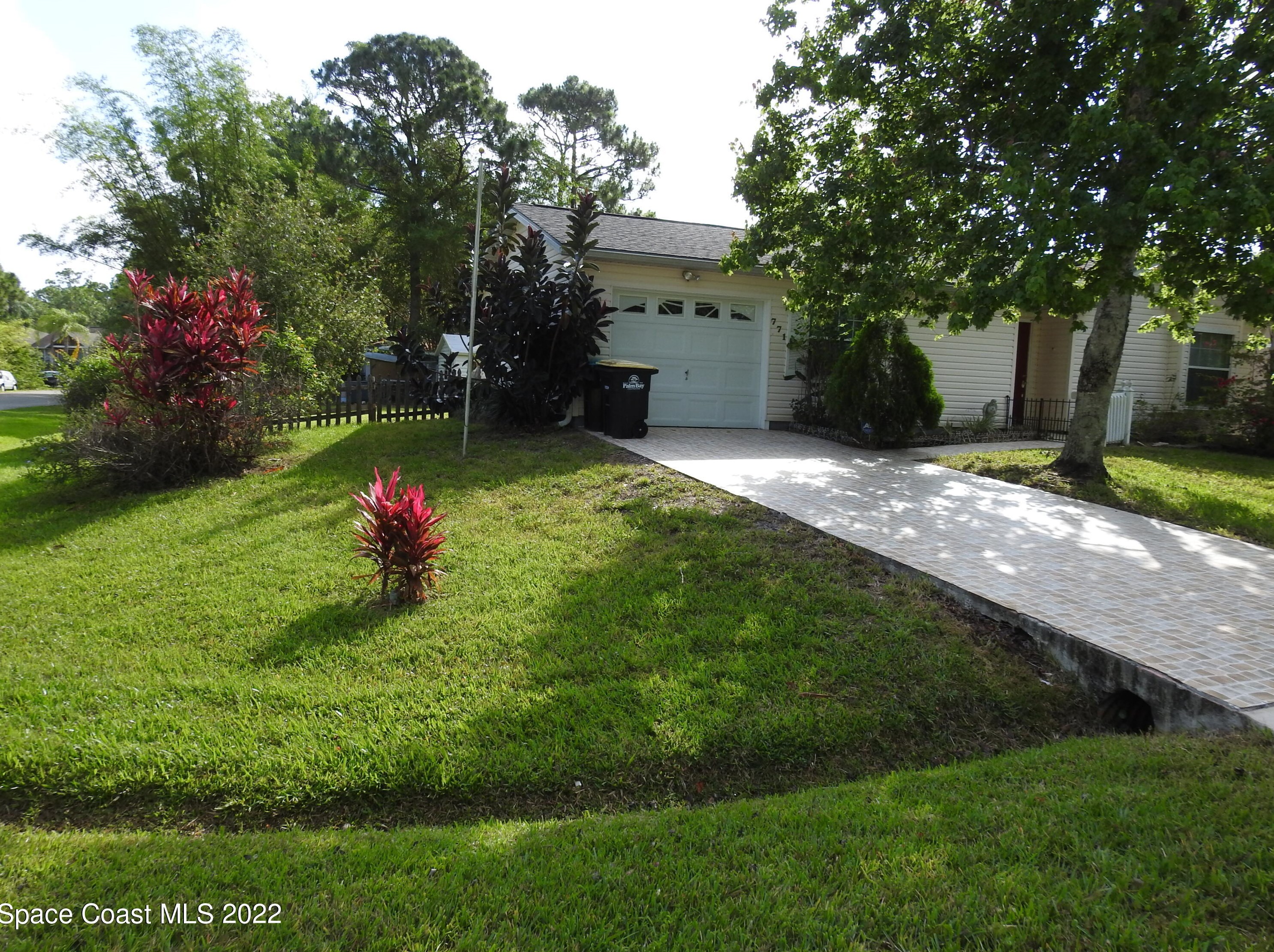771 Damek Ter, Melbourne, FL 32908-1702