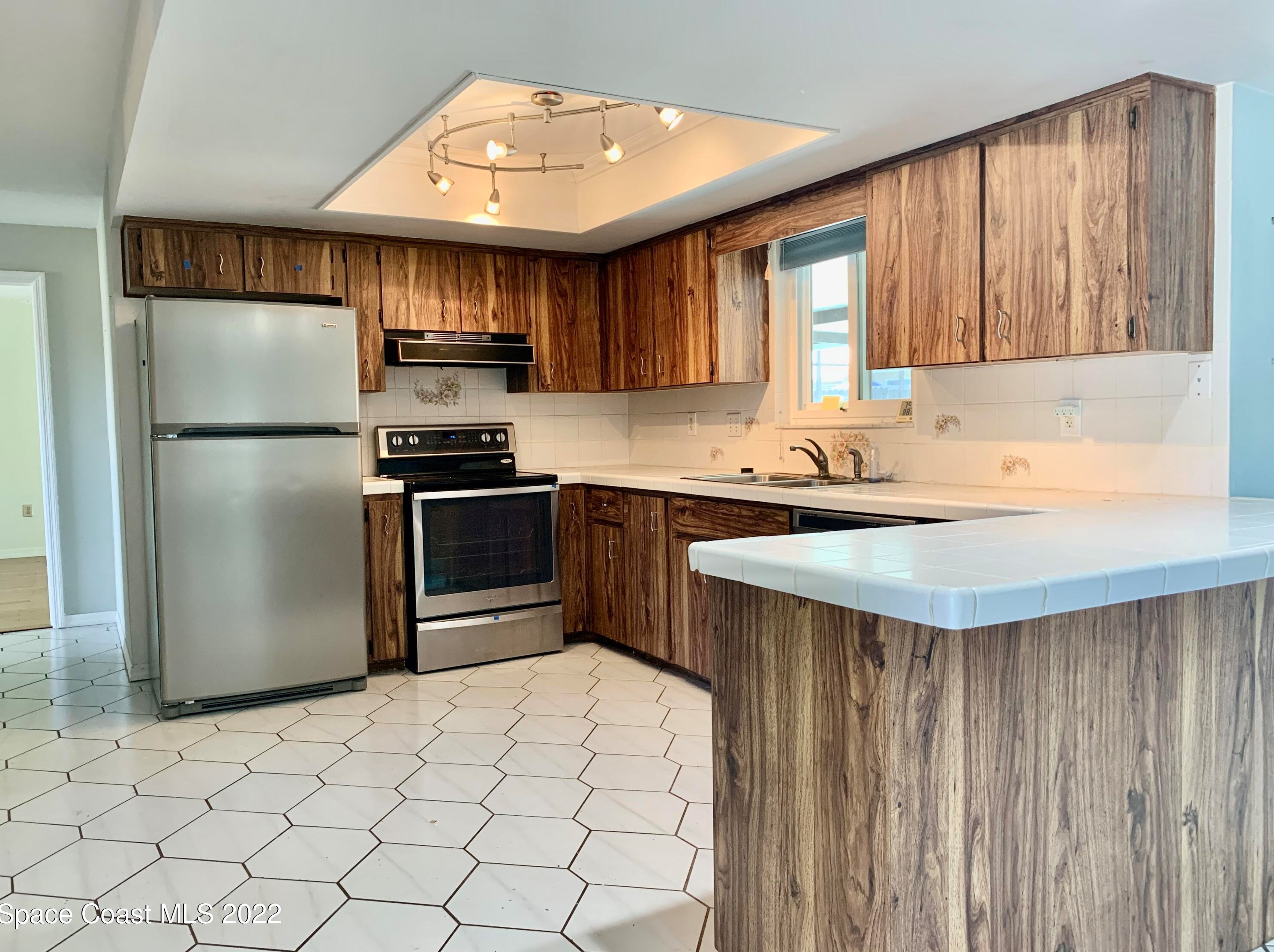 2215 Windsor Dr, Merritt Island, FL 32952