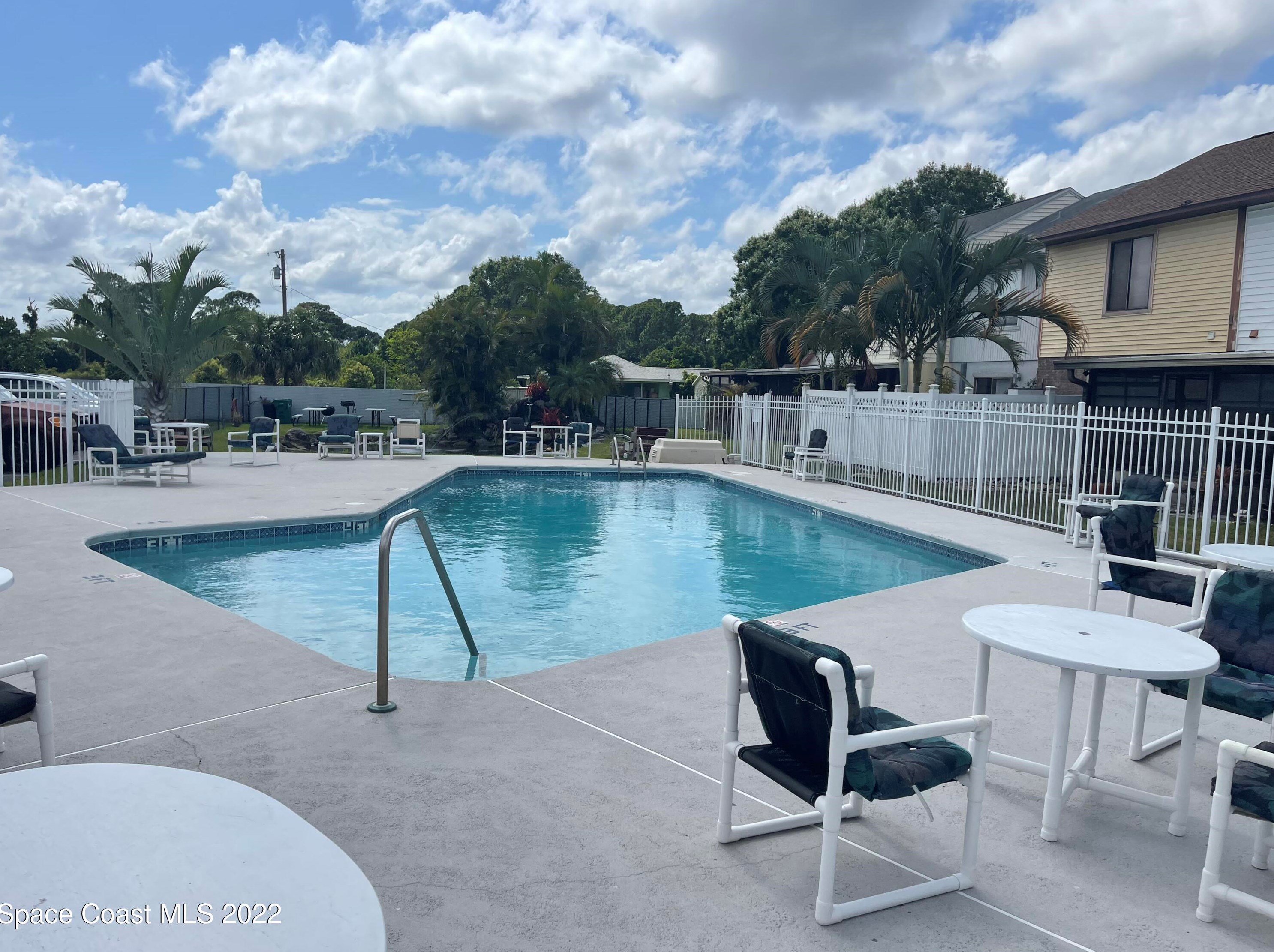288 Nottingham Pl, Merritt Island, FL 32953-4452