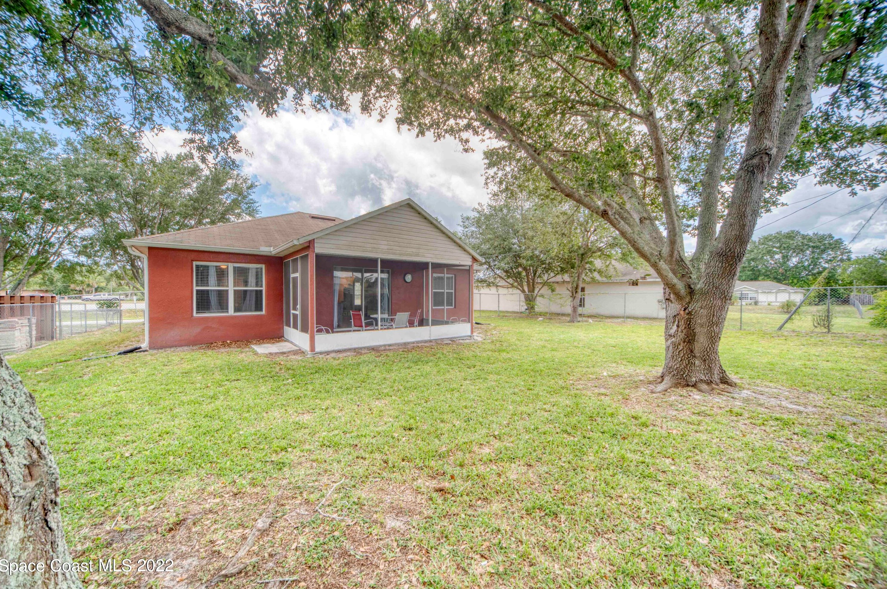 913 Crocus St, Melbourne, FL 32907-3284