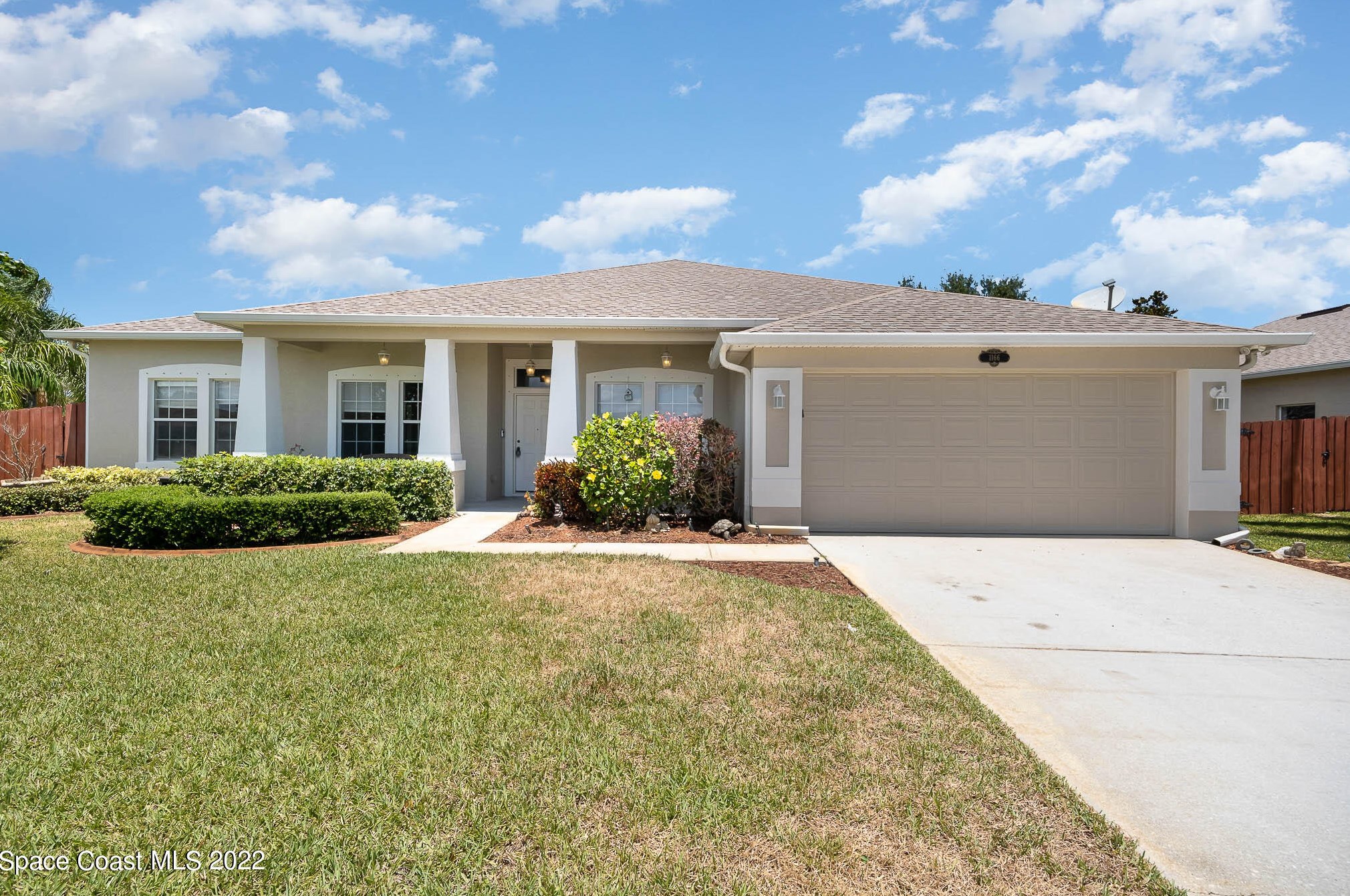1166 Morgan Cir, Melbourne, FL 32905-7659