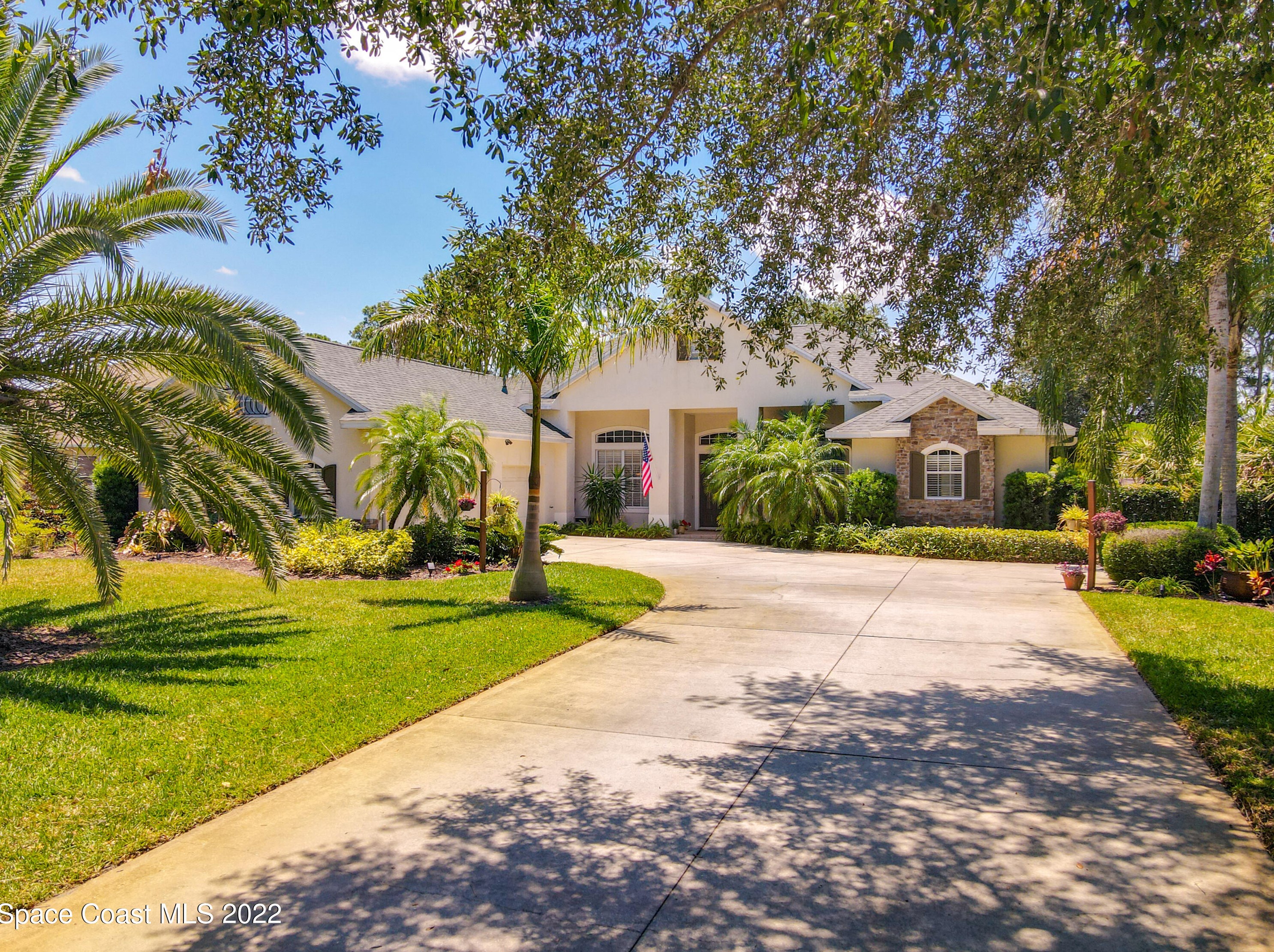 1705 Winding Ridge Cir, Melbourne, FL 32909-2315