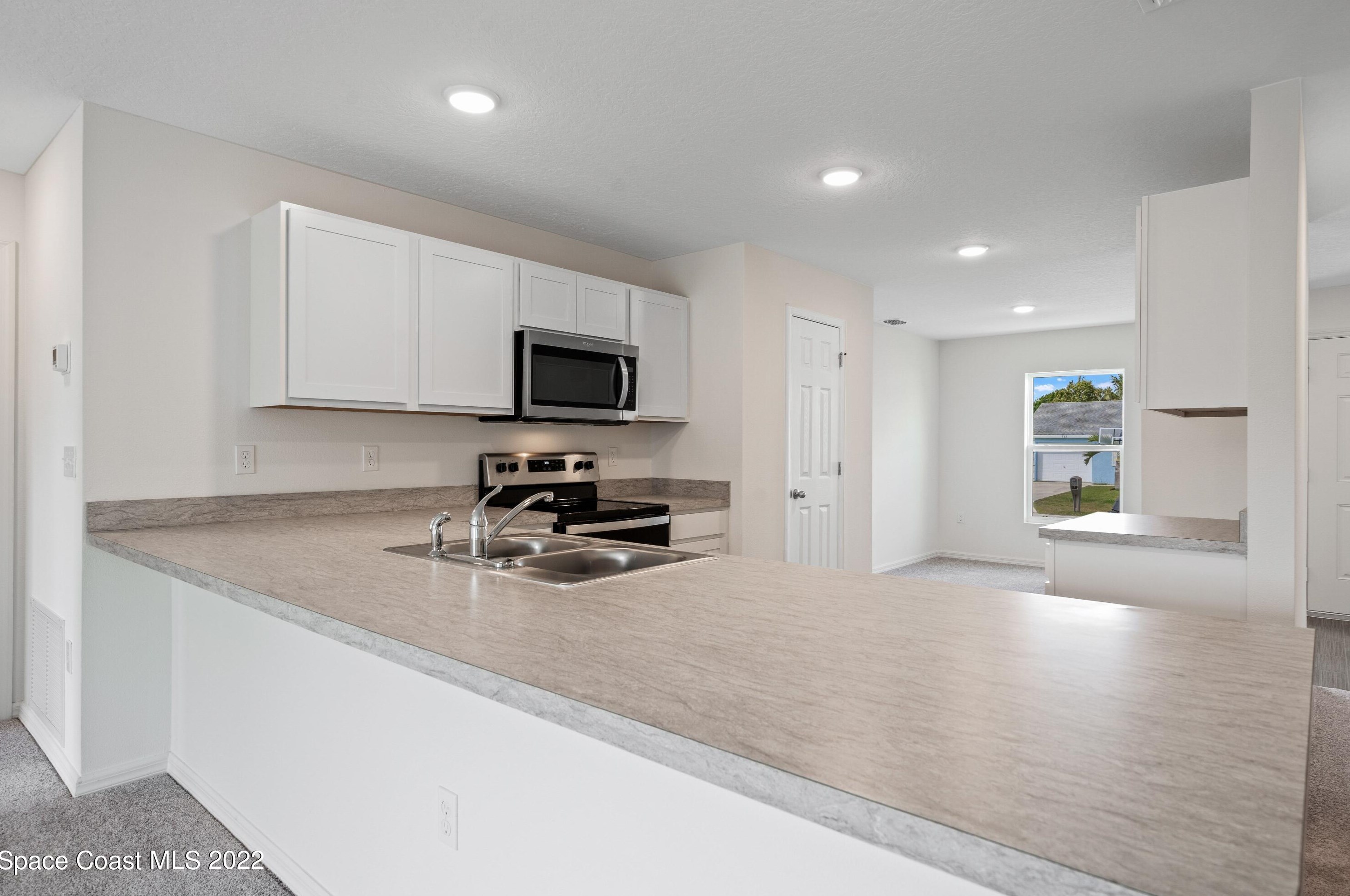 835 Natroma Ave, Melbourne FL 32908-6208 exterior