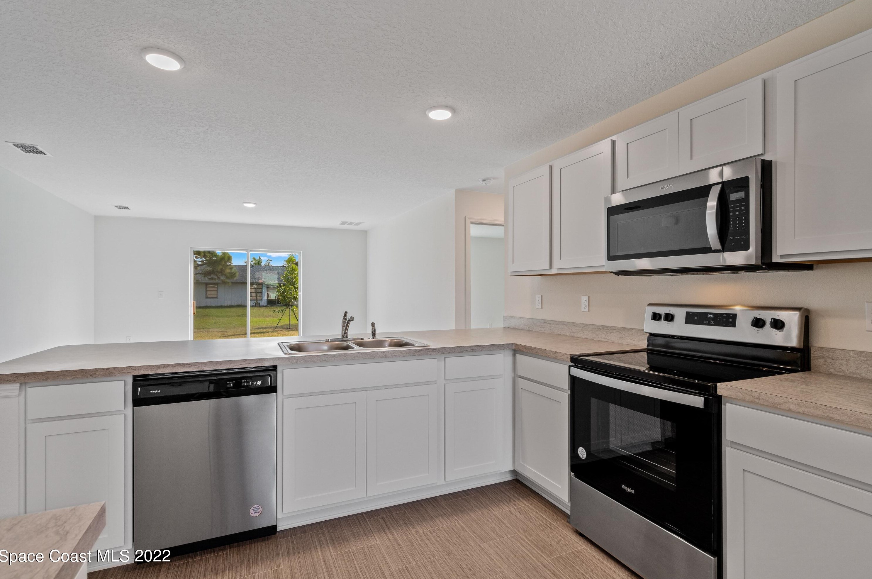 835 Natroma Ave, Melbourne FL 32908-6208 exterior