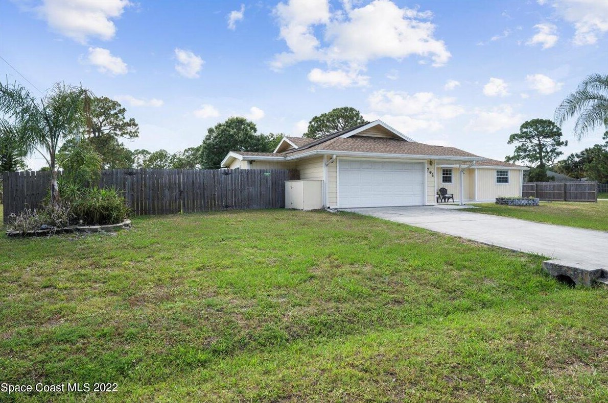 792 Corona Ave, Melbourne, FL 32907-1637