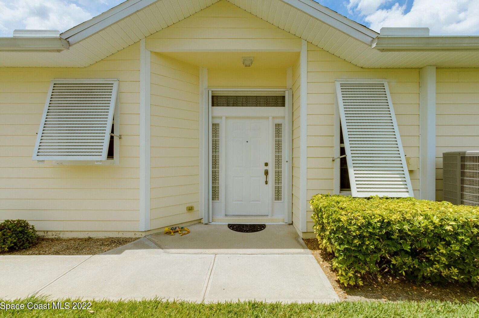 1074 Eleuthera Dr, Melbourne, FL 32905-4400