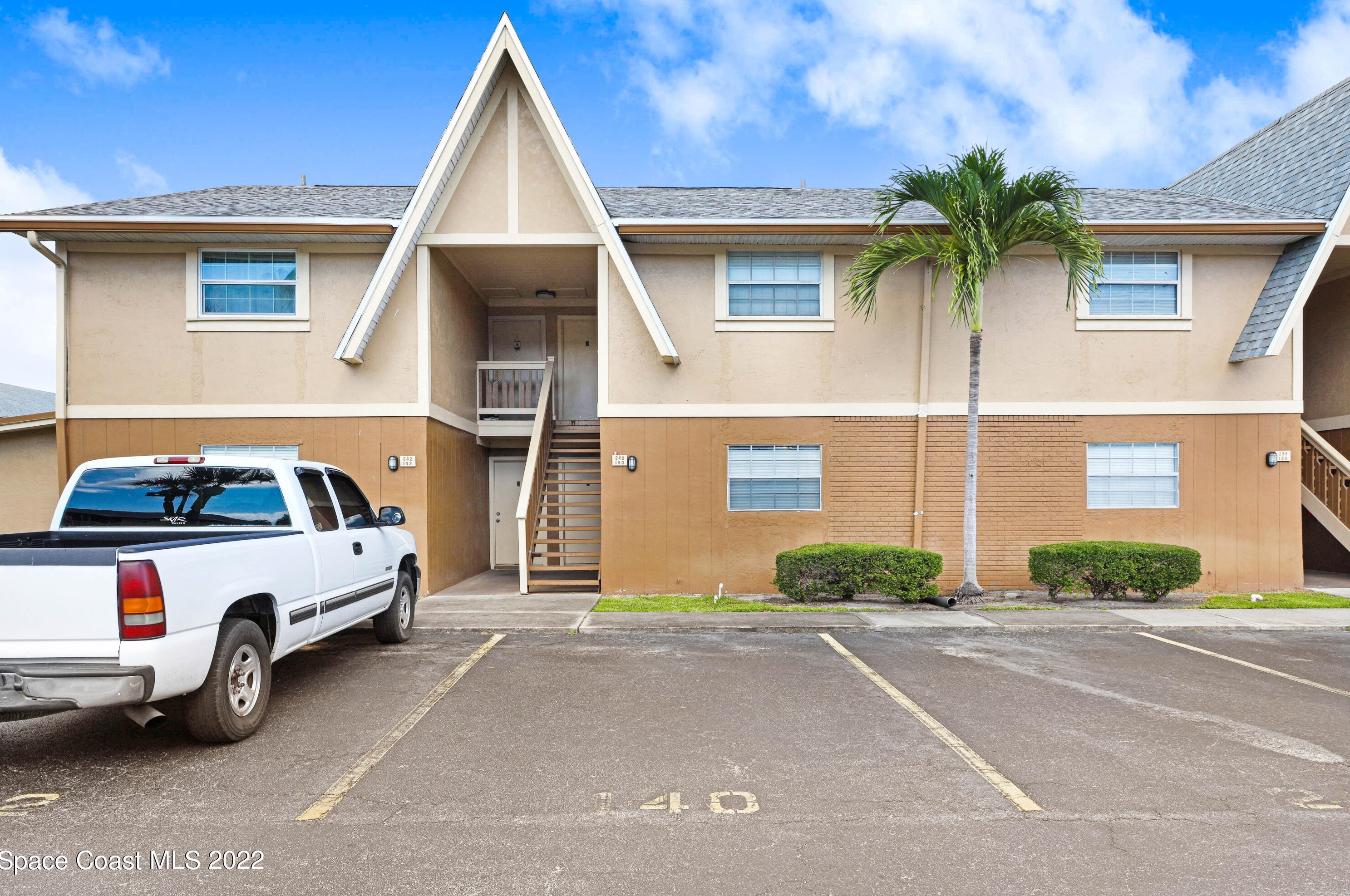 140 Bristol Ct, Melbourne, FL 32935