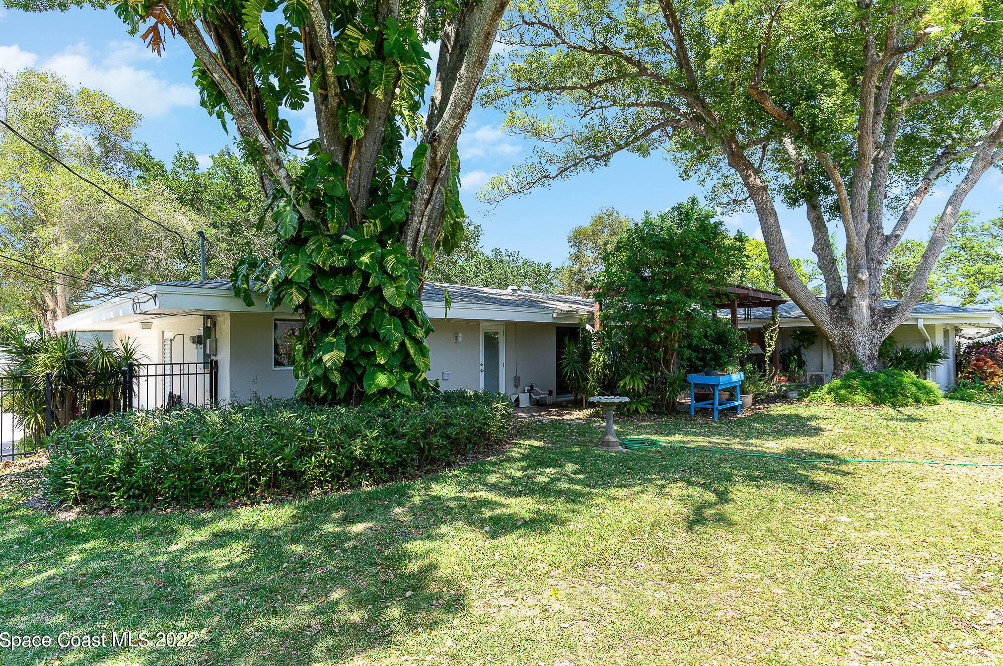 473 Oak Ridge Dr, Melbourne, FL 32903-4132
