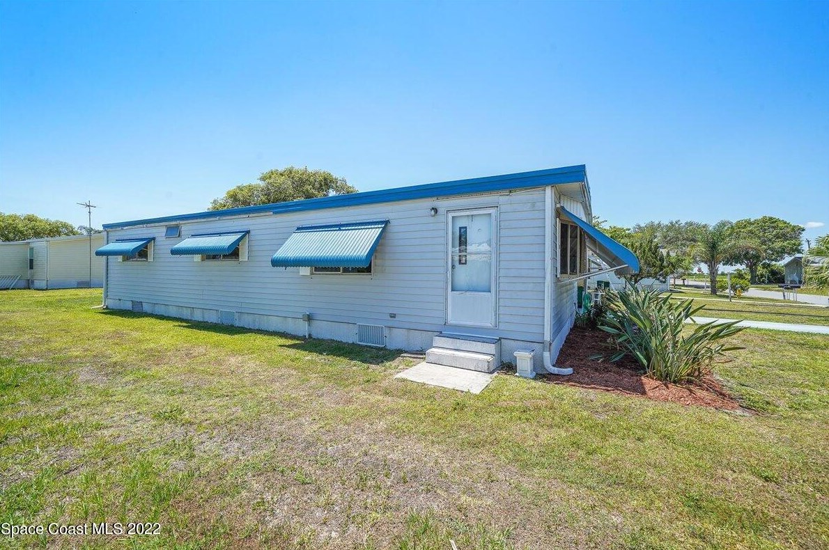 708 Lark Dr, Sebastian, FL 32976