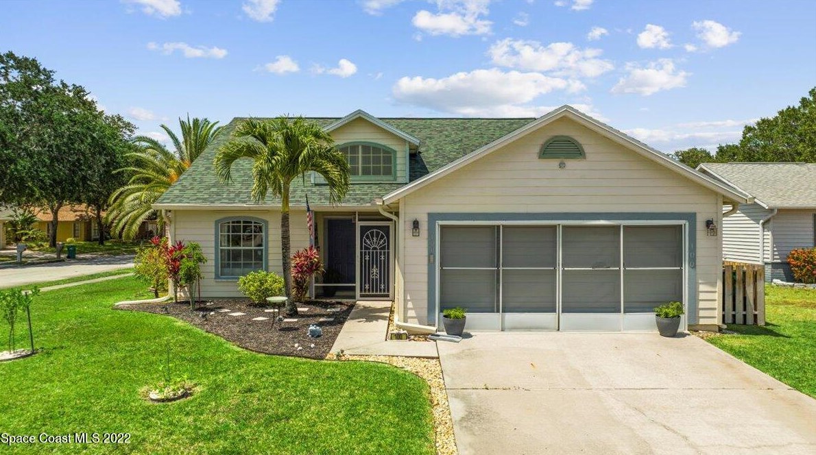 100 Oak Lake Rd, Melbourne, FL 32901-8642