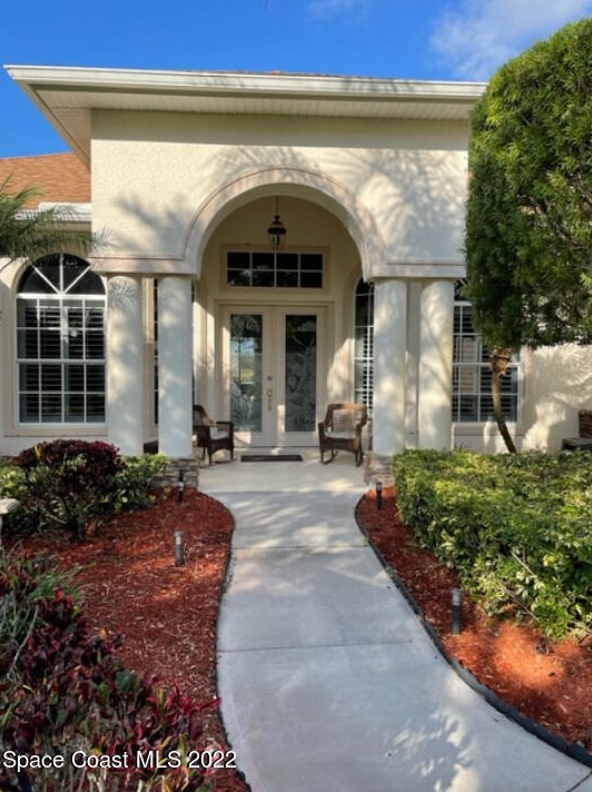2066 Windbrook Dr, Melbourne, FL 32909-6838