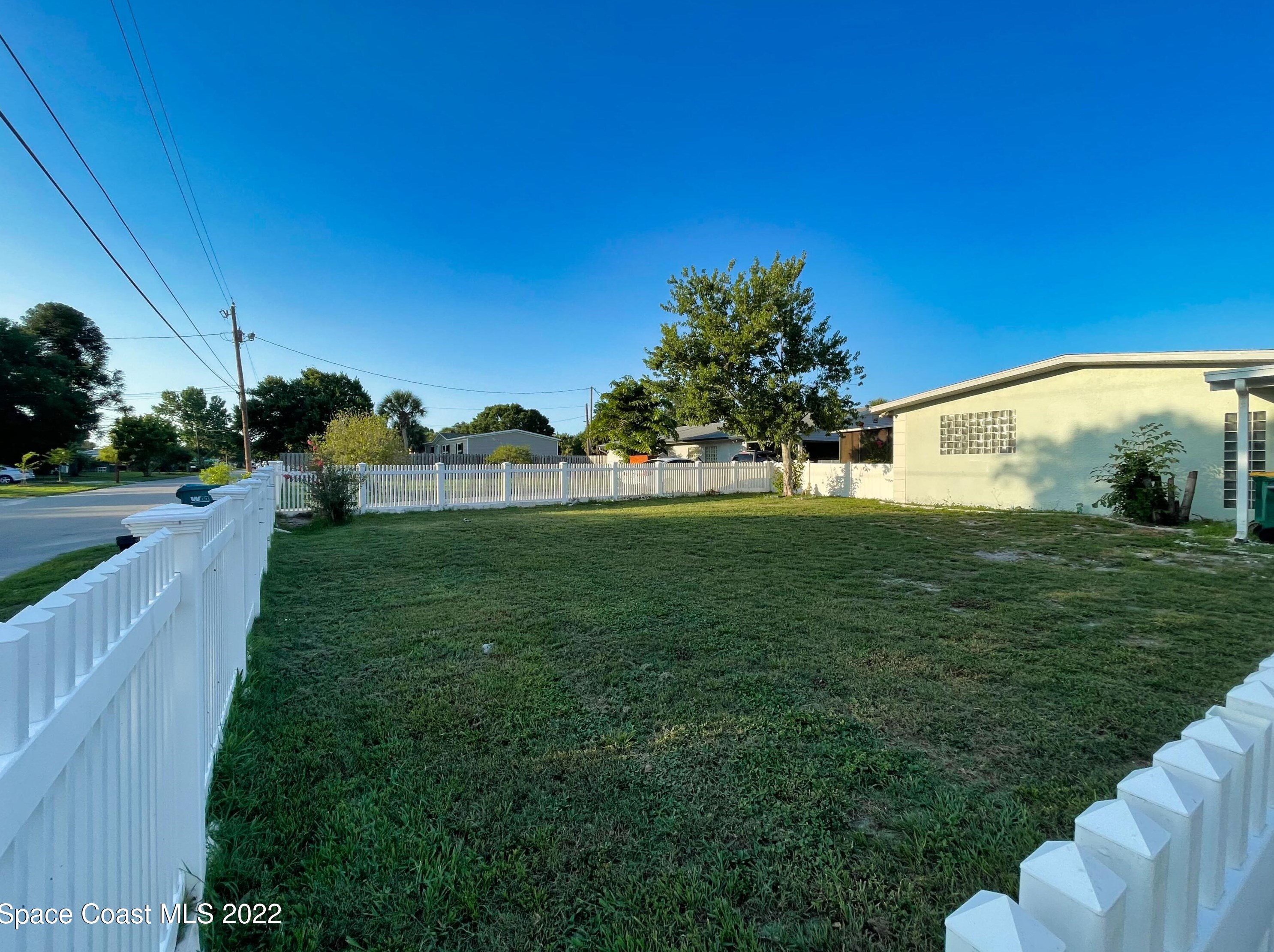 1595 Seneca Dr, Melbourne, FL 32935-4116