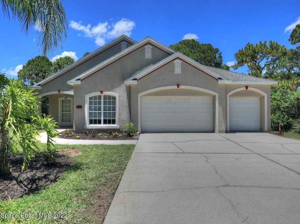 4040 Edisto Dr, Melbourne, FL 32949-5356