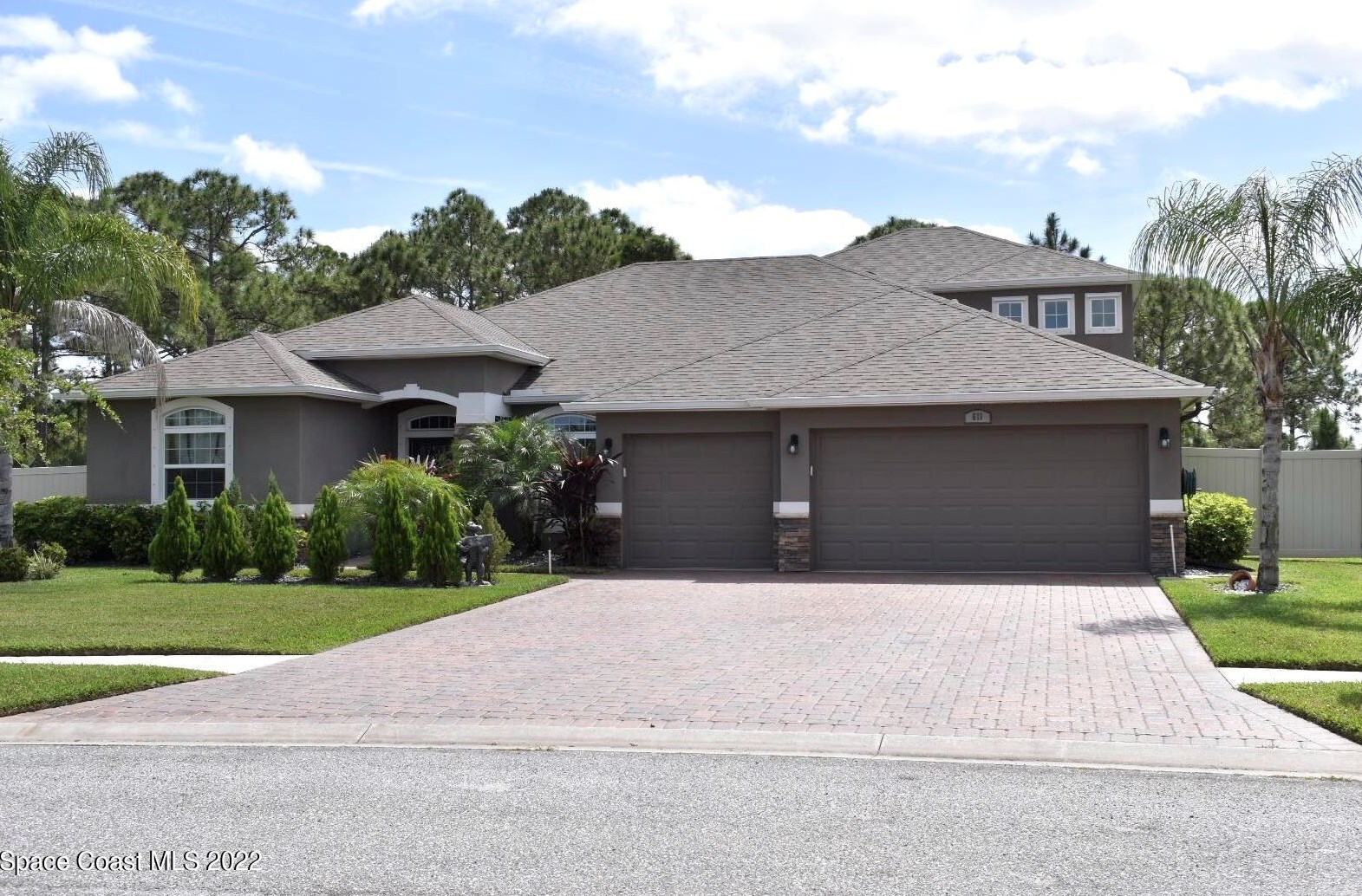 611 Easton Forest Cir, Melbourne, FL 32909-6847