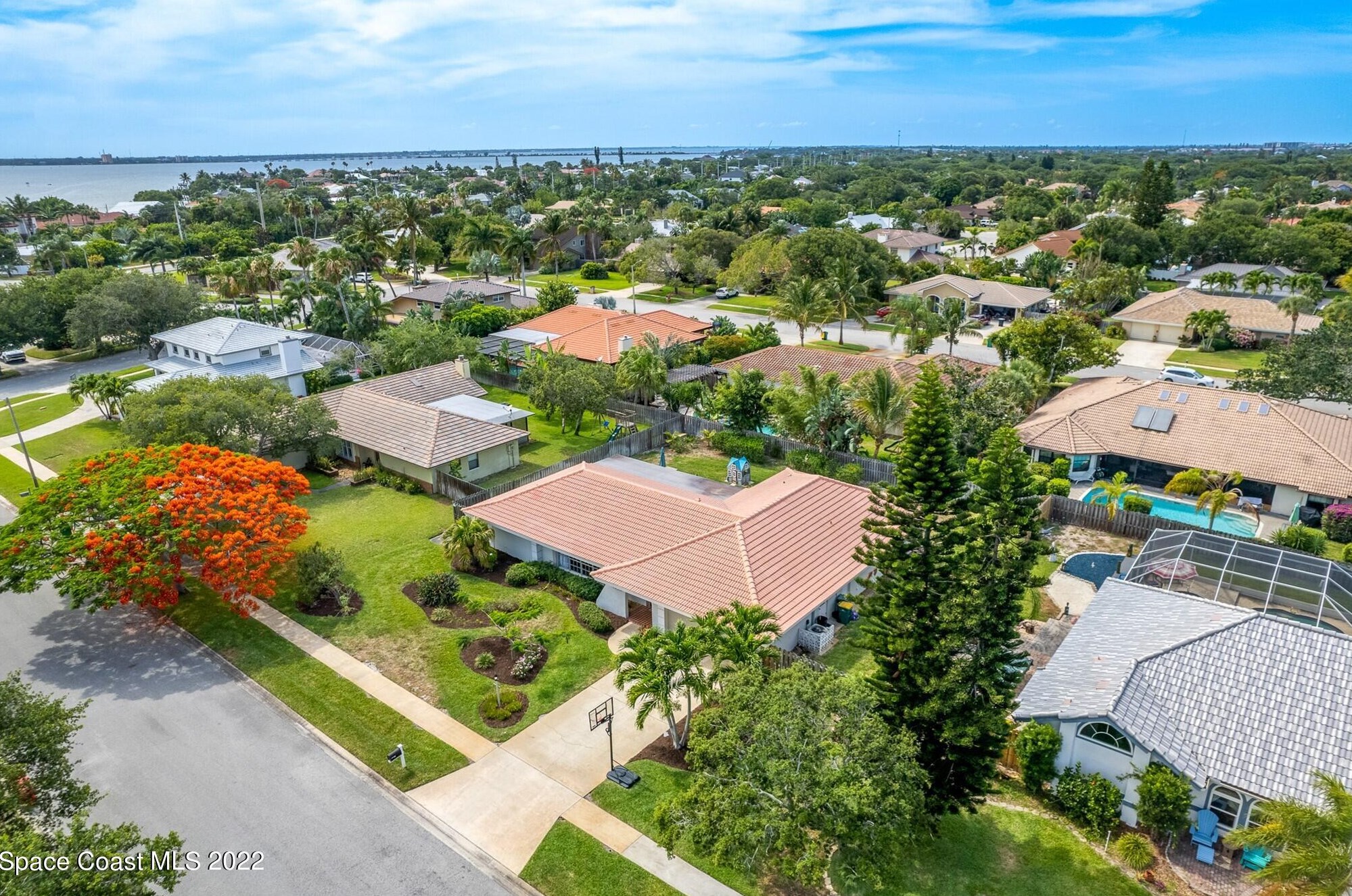 520 Rio Casa Dr, Melbourne FL 32903-3703 exterior