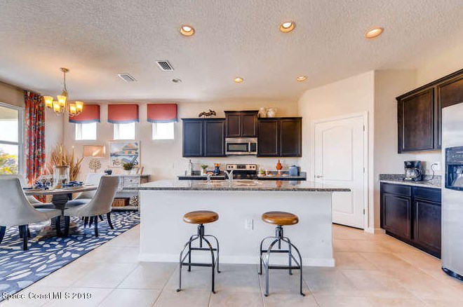 854 Remington Green Dr, Melbourne, FL 32909
