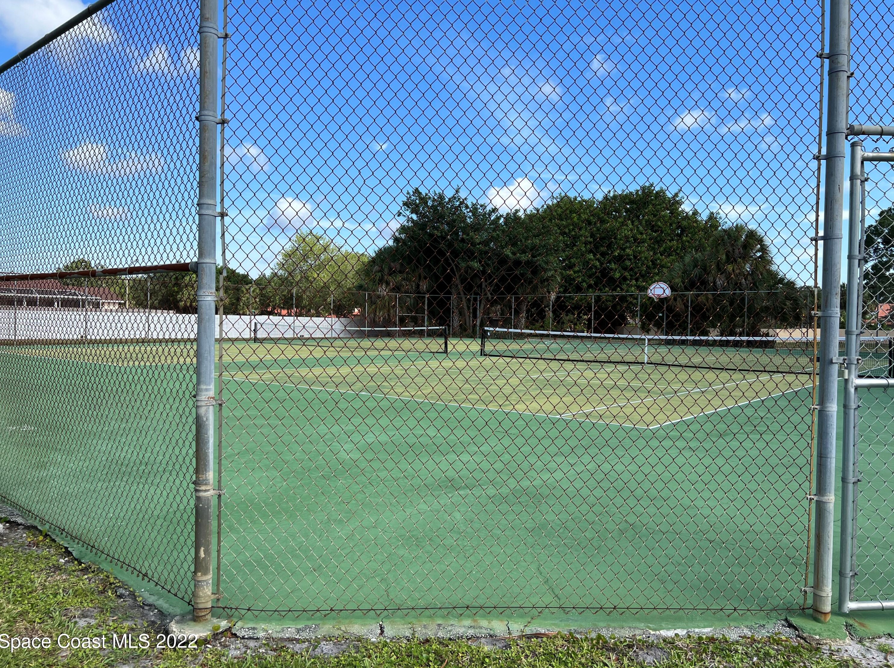 634 Cedar Side Cir, Melbourne, FL 32905-5033