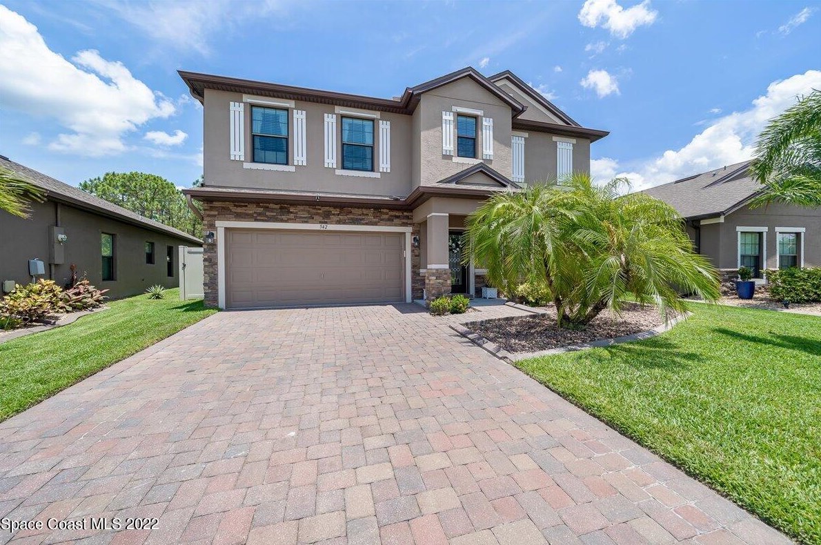542 Dillard Dr, Melbourne, FL 32909-2342