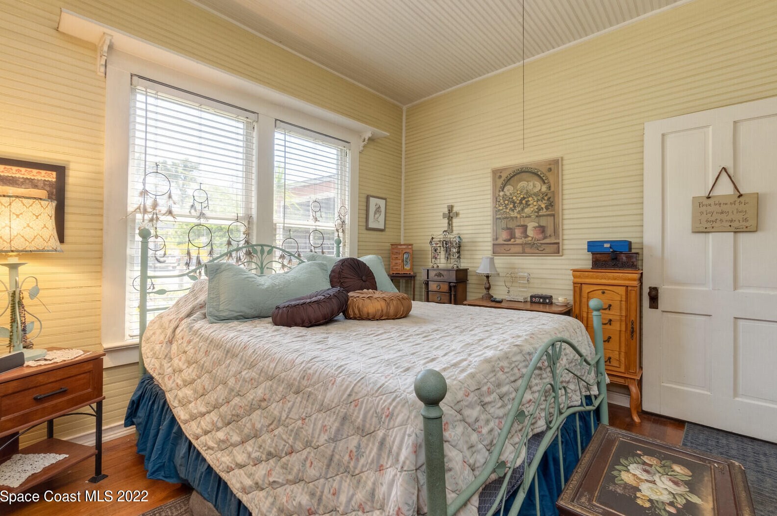 1698 Guava Ave, Melbourne FL 32935-7635 exterior