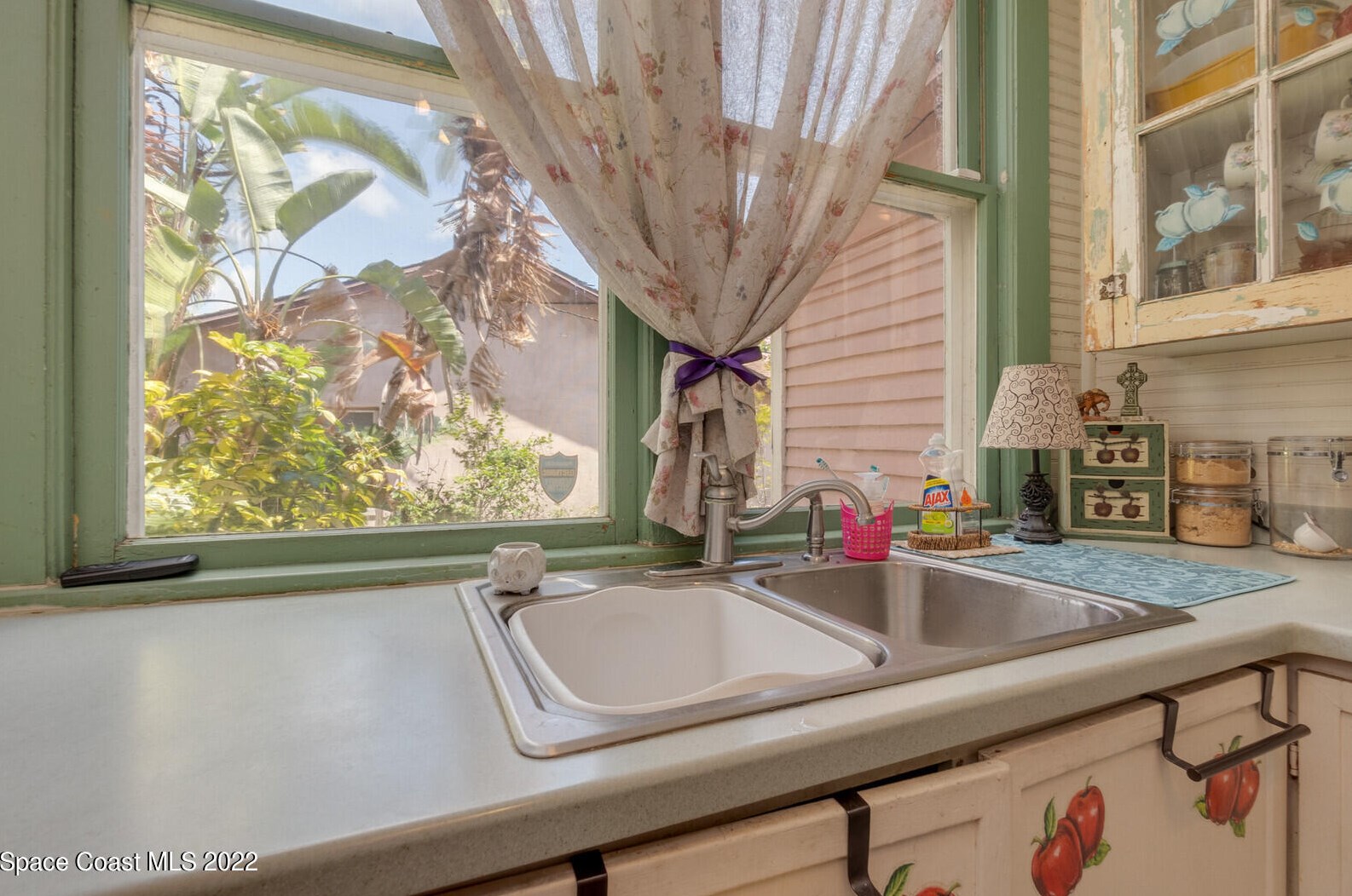 1698 Guava Ave, Melbourne FL 32935-7635 exterior