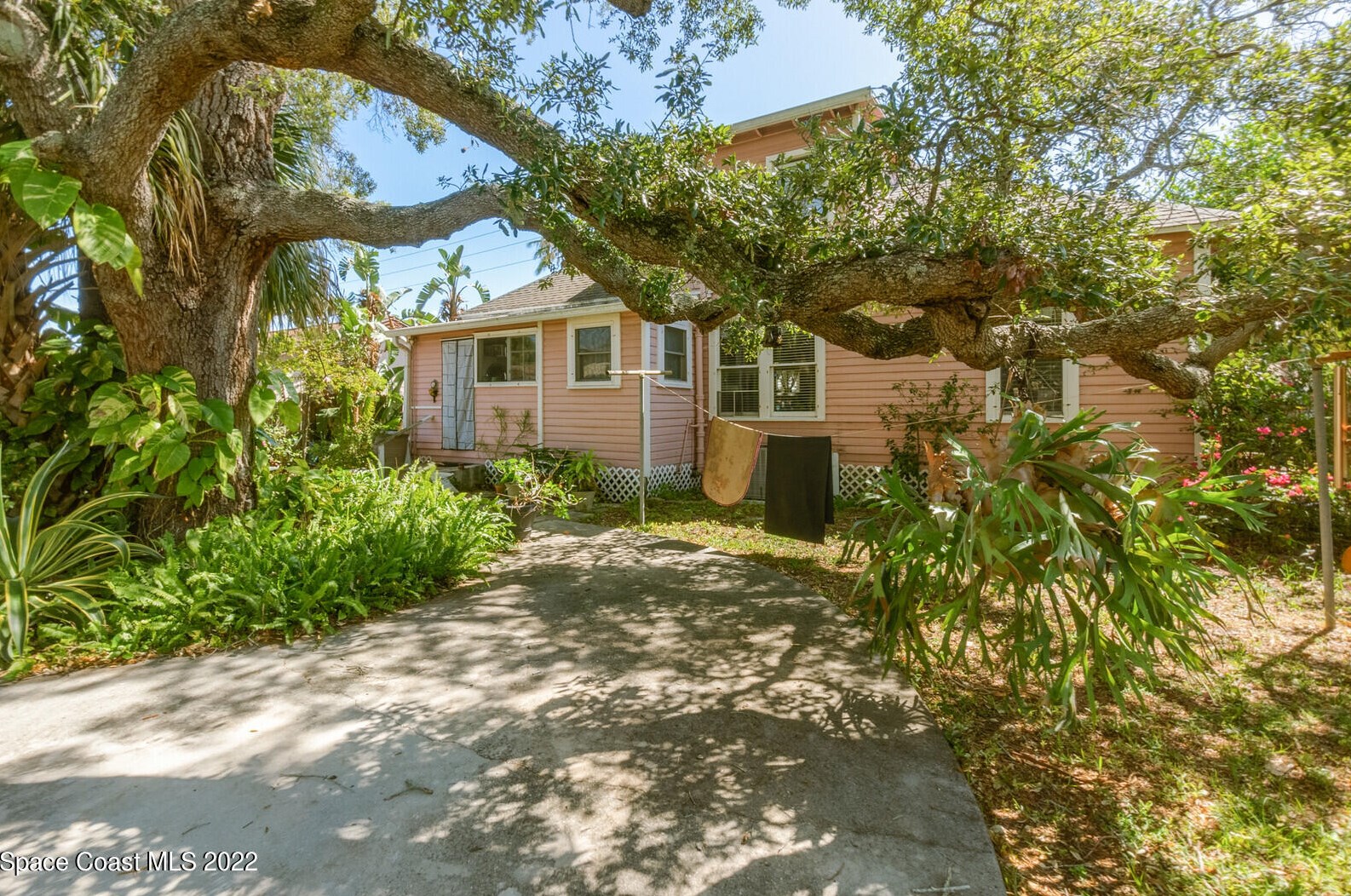 1698 Guava Ave, Melbourne FL 32935-7635 exterior