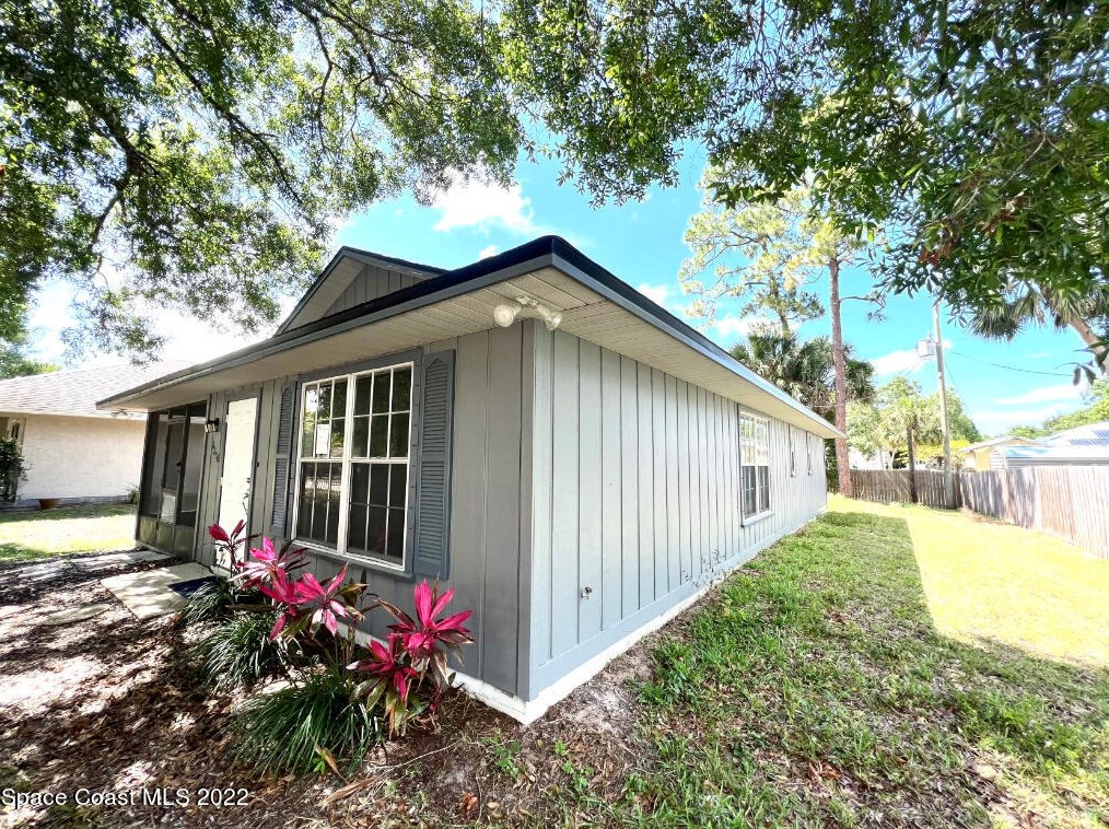 6256 6th St, Vero Beach, FL 32968