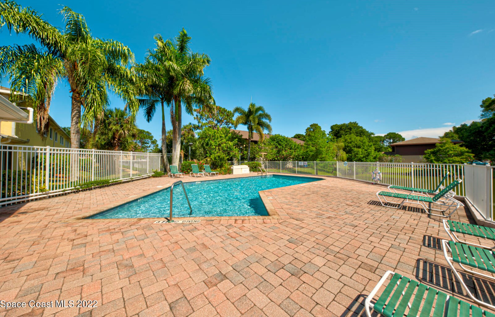 2464 Hemingway Ln, Merritt Island FL  32953-4047 exterior