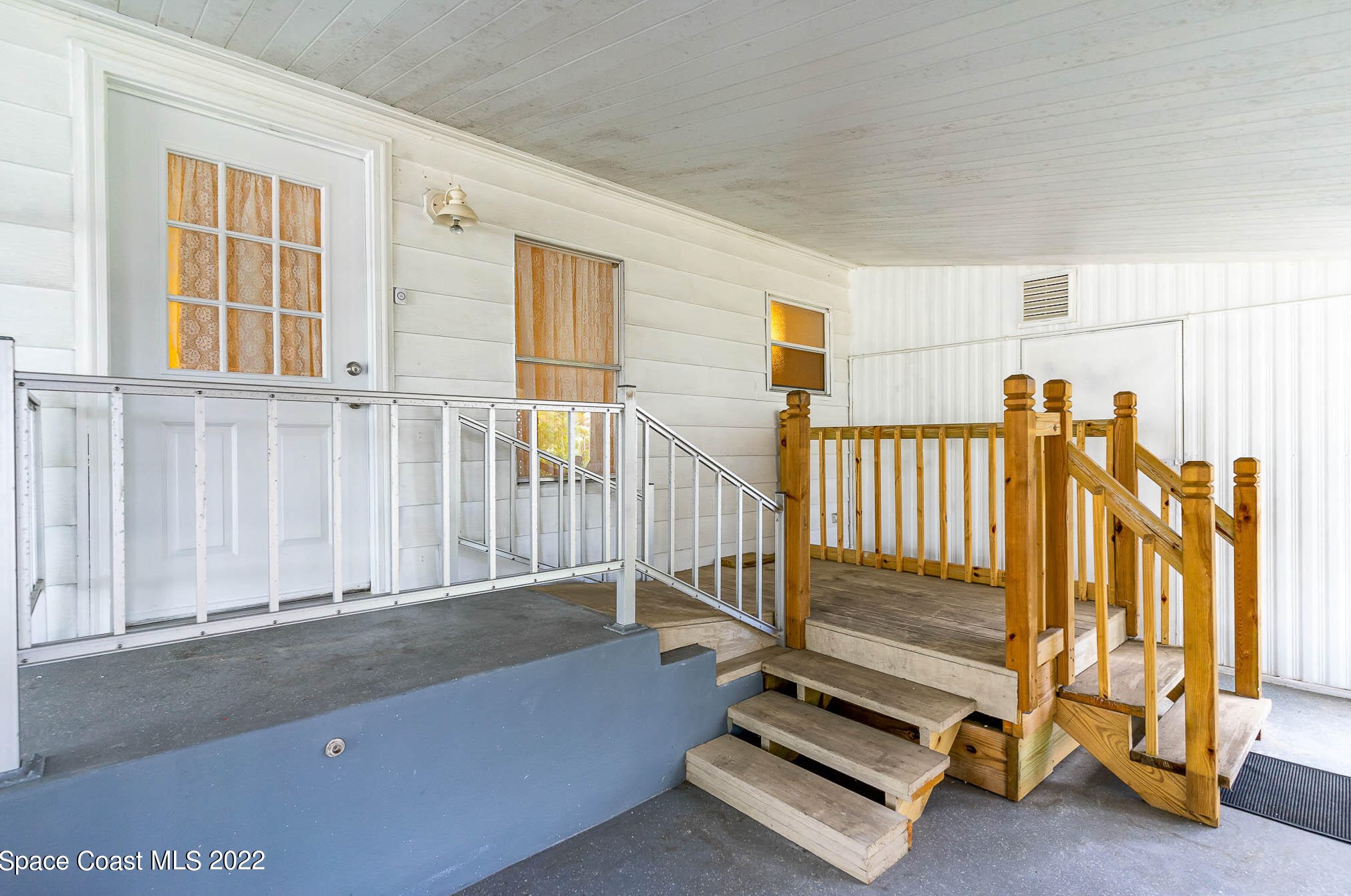 528 Ruth Cir, Melbourne, FL 32904-5731
