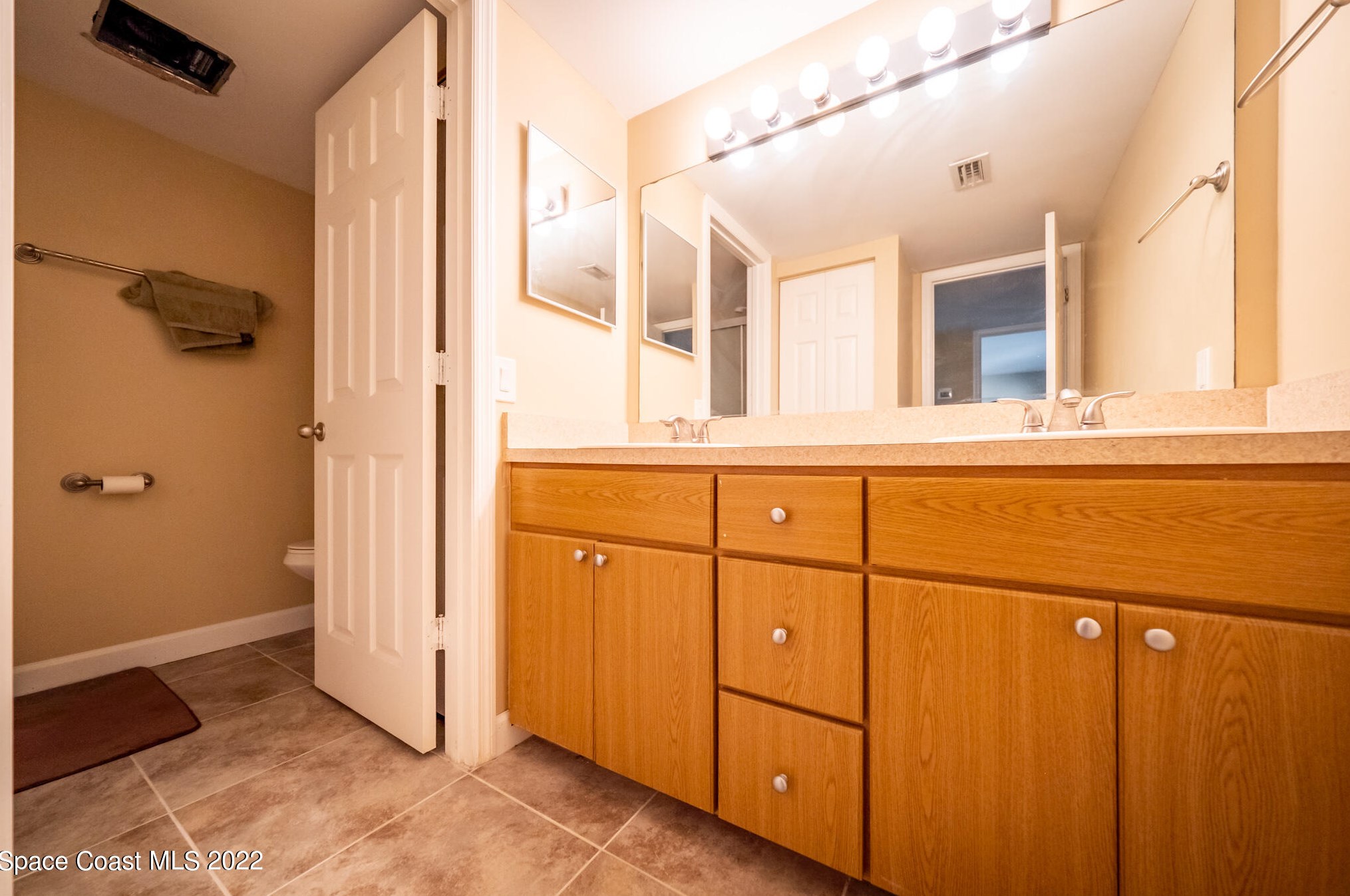 2016 Vis Oaks Cir, Melbourne FL 32905-3121 exterior