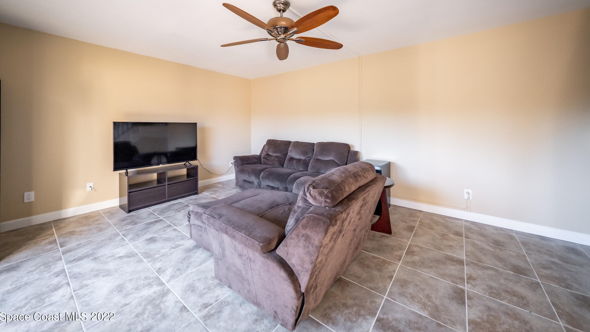 2016 Vis Oaks Cir, Melbourne FL 32905-3121 exterior