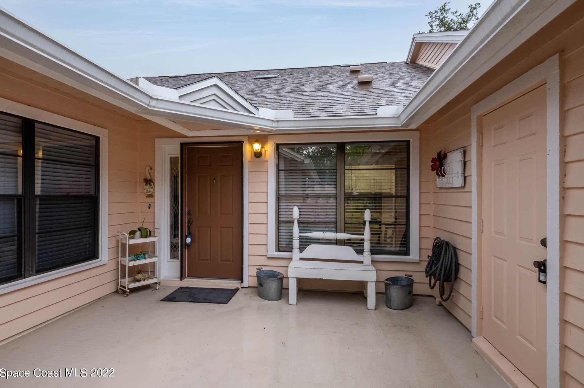 919 Ridge Lake Dr, Melbourne, FL 32940-1766