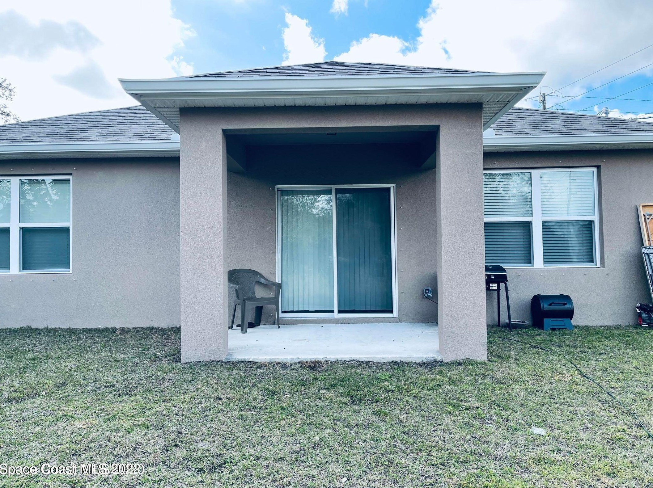 898 Riviera Ave, Sebastian, FL 32958