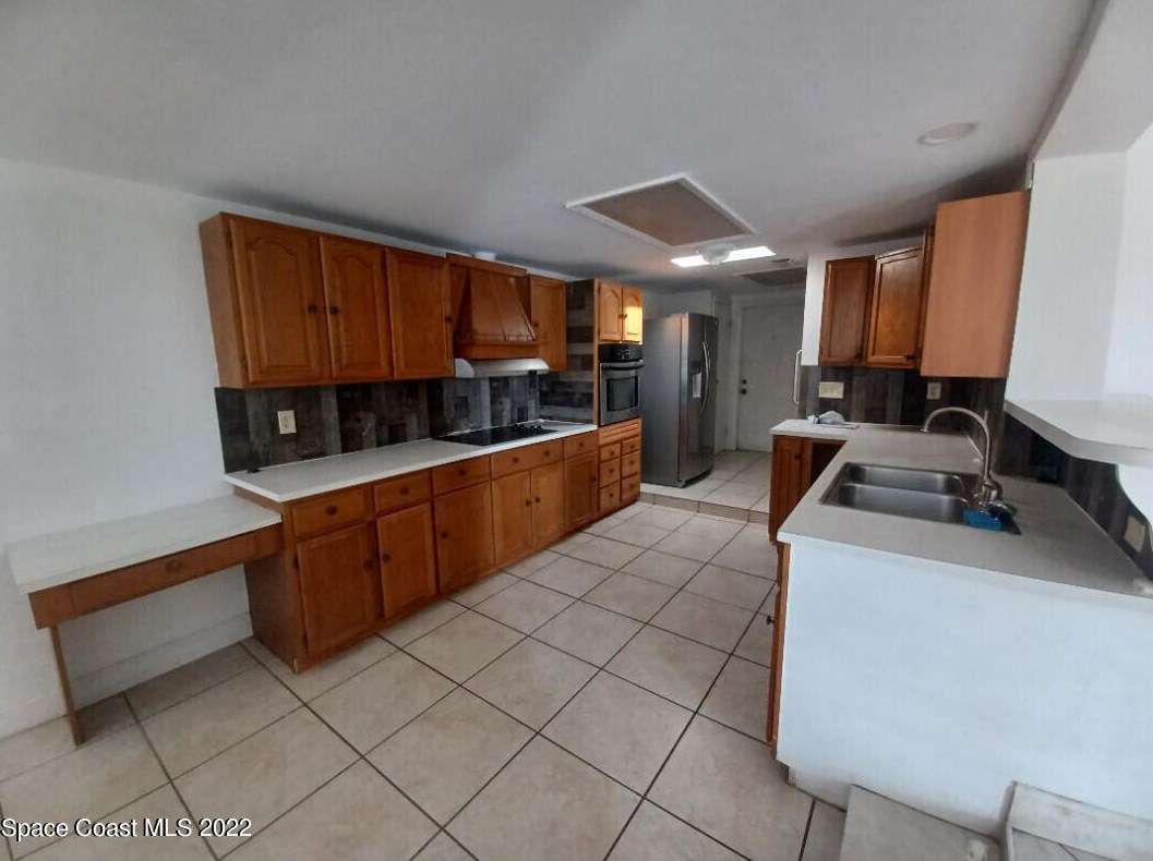 805 Juniper Ln, Melbourne, FL 32901-7924