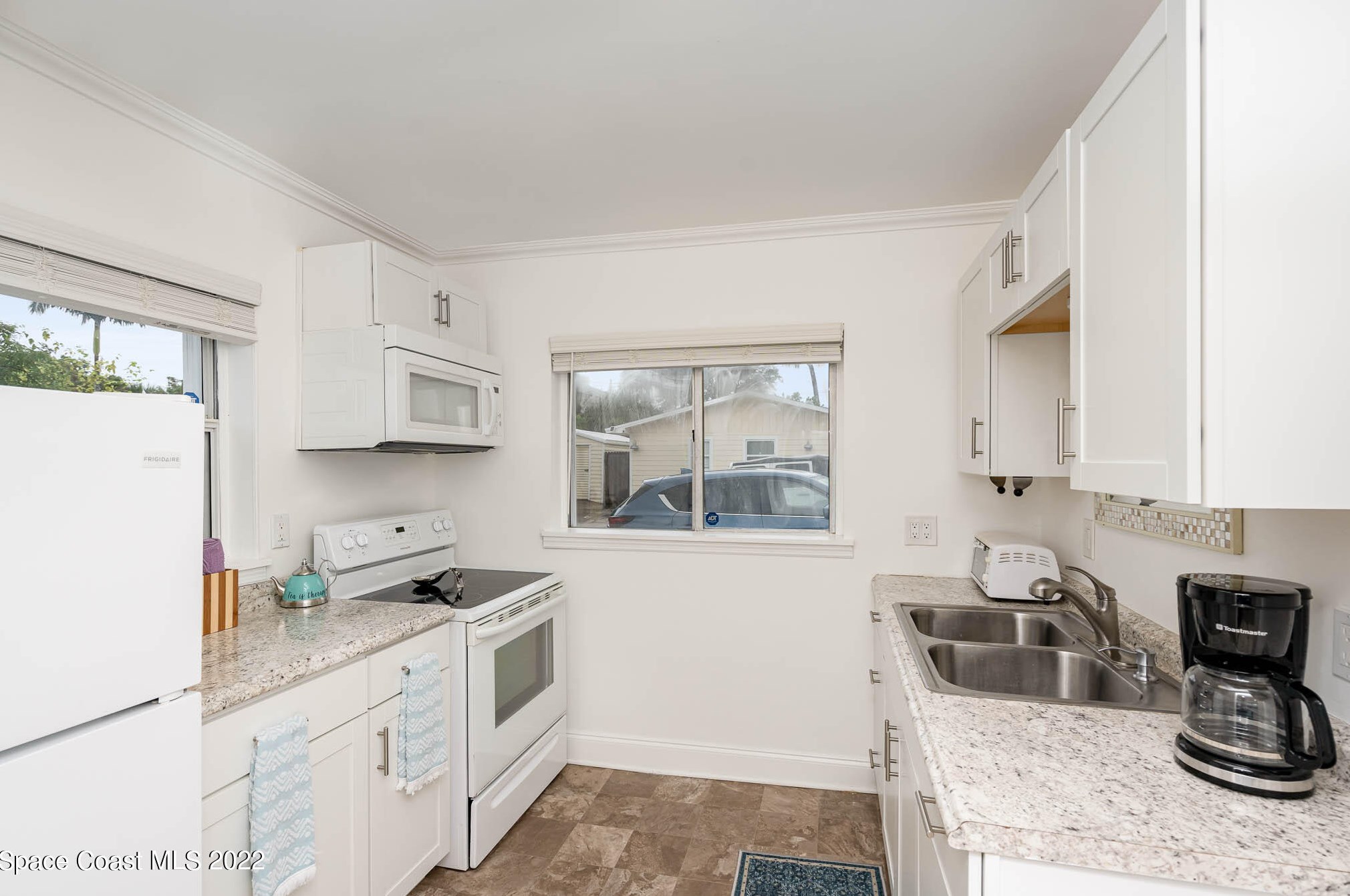 2013 Guava Ave, Melbourne FL 32935-6611 exterior