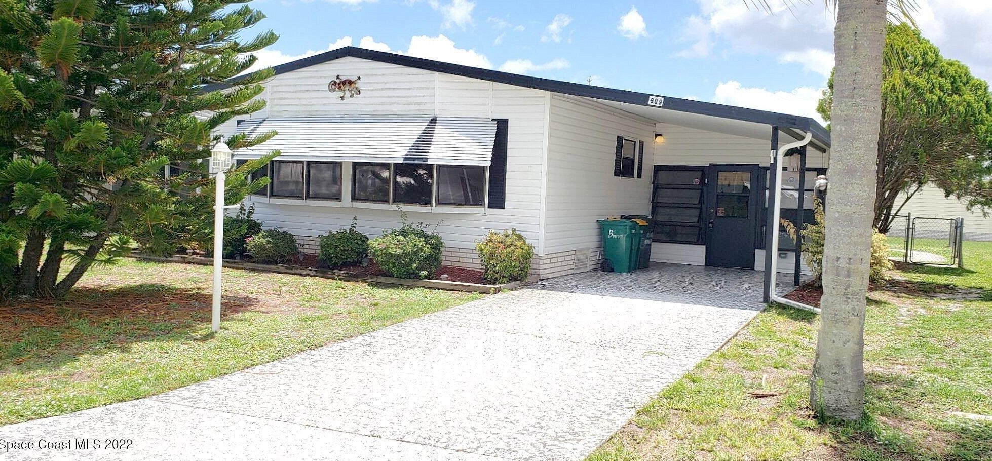 909 Redbud Rd, Sebastian, FL 32976