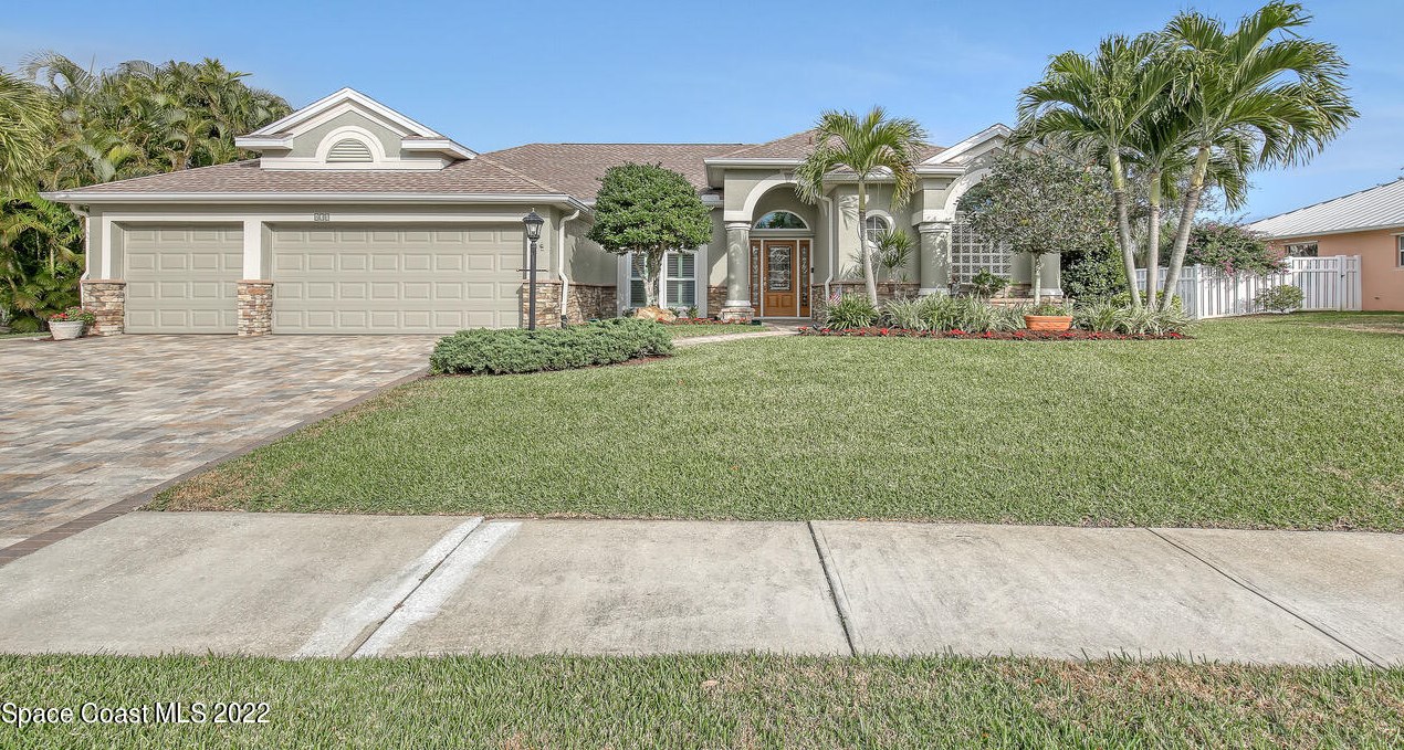 830 Woodbine Dr, Merritt Island, FL 32952