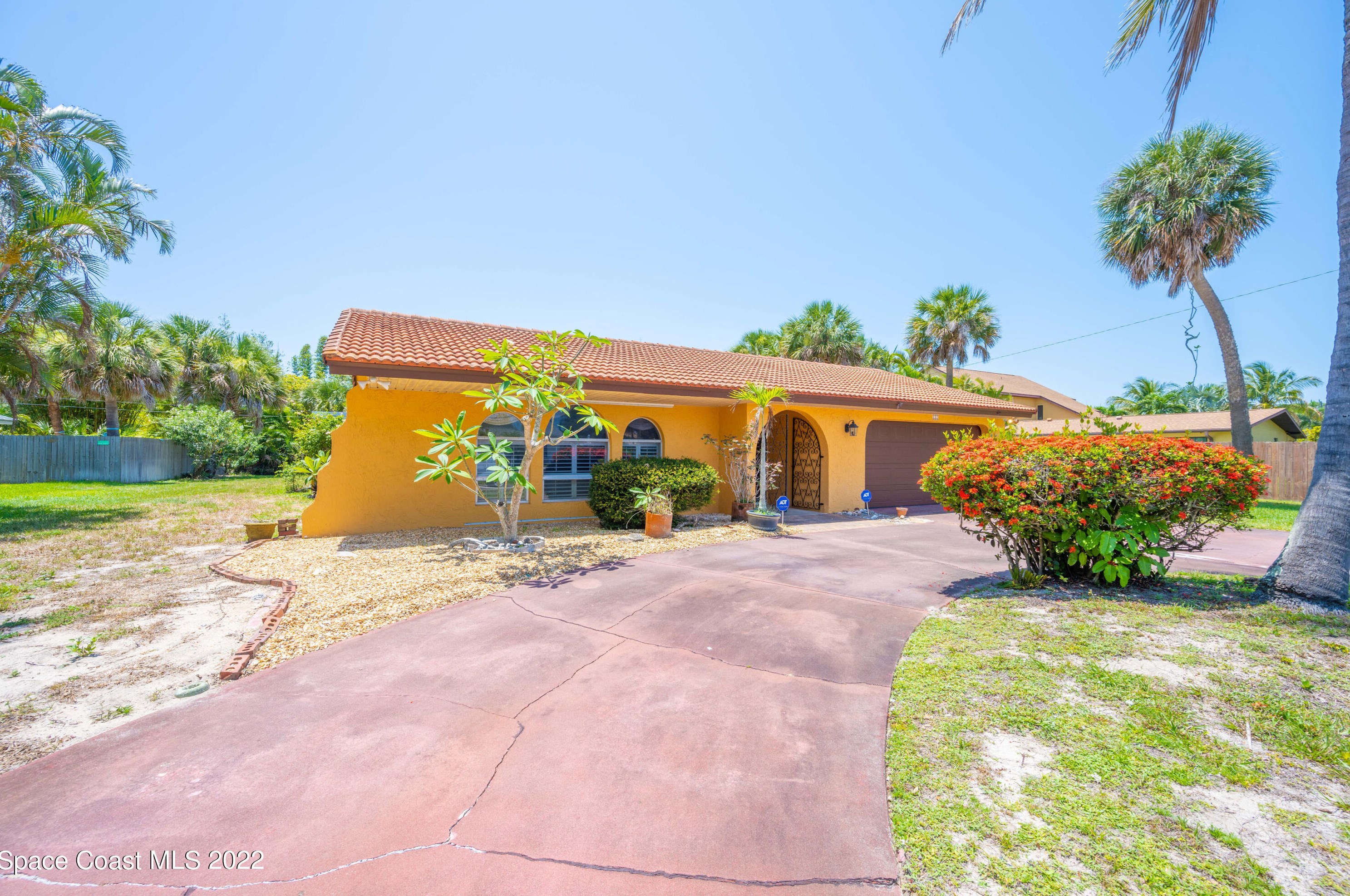 602 Mango Dr, Melbourne, FL 32951-2126