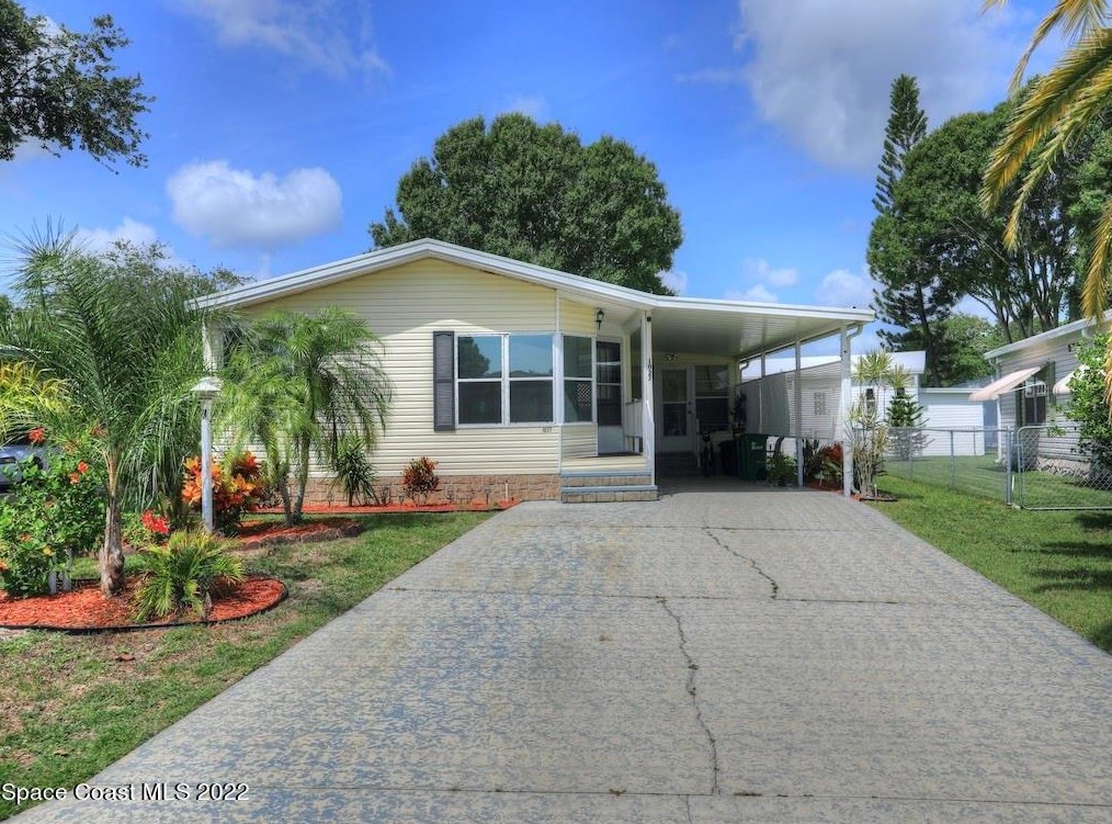 1027 Thrush Cir, Sebastian, FL 32976