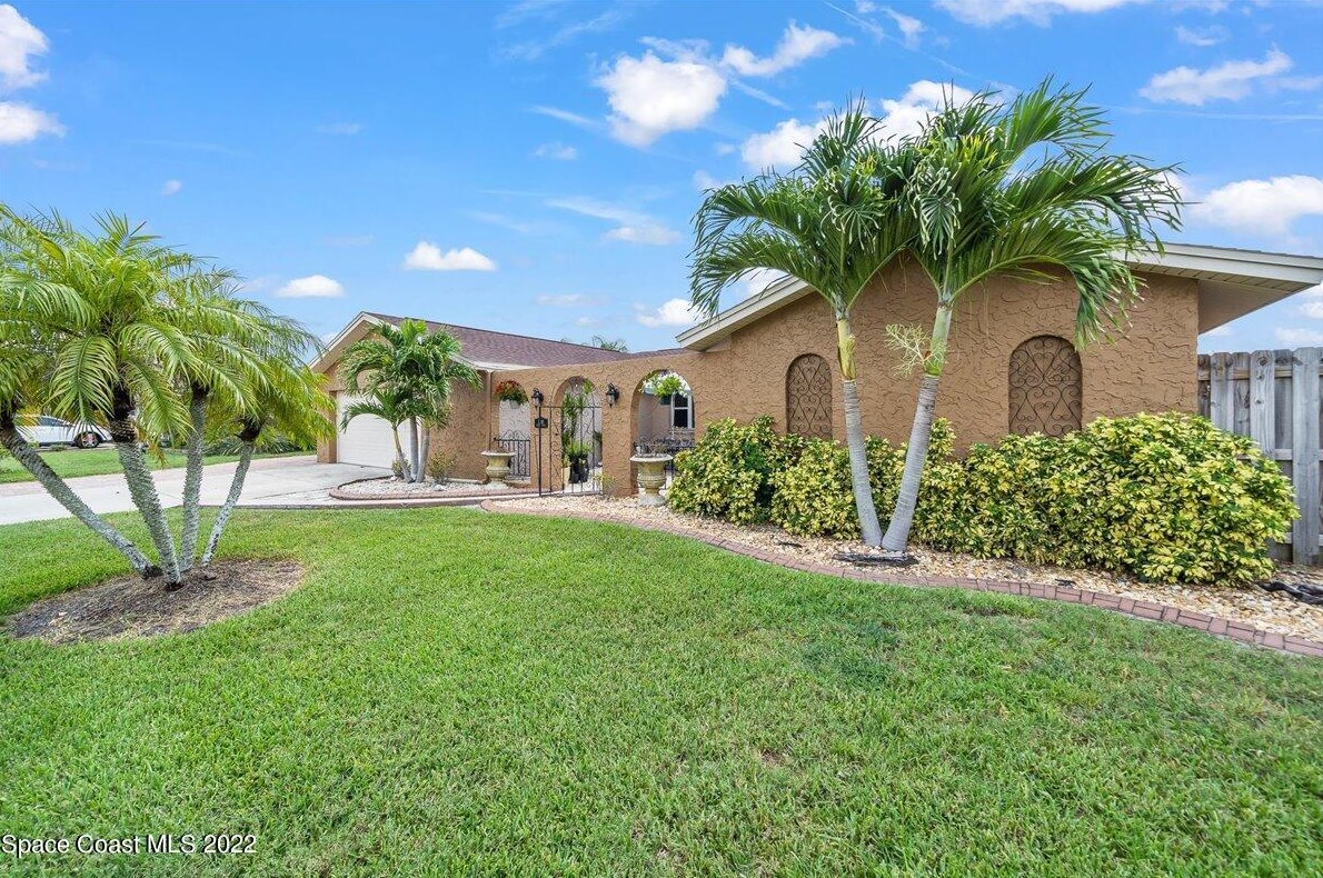 1430 Taurus Ct, Merritt Island, FL 32953