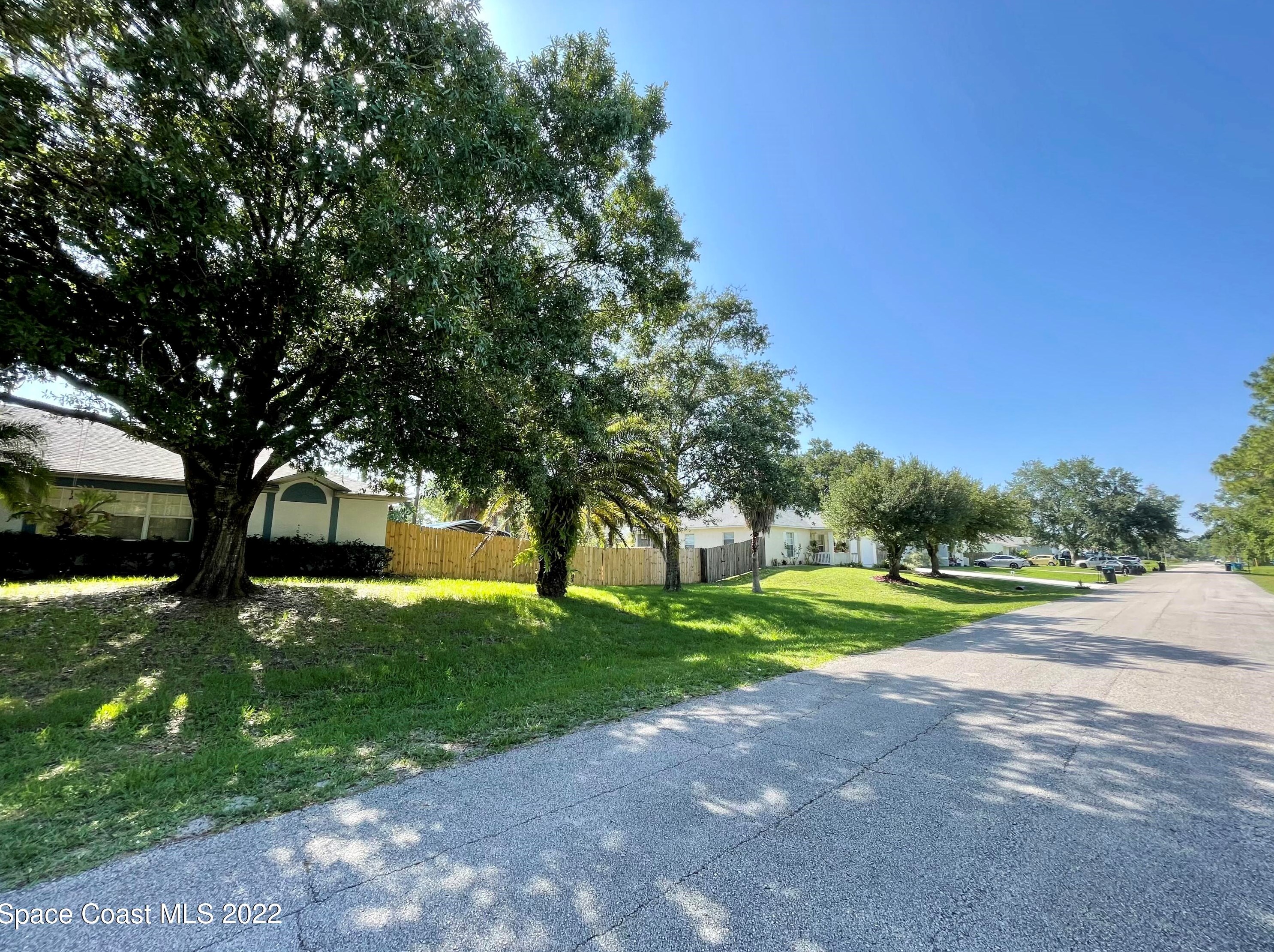 1336 Vancouver Ave, Melbourne, FL 32909-5351
