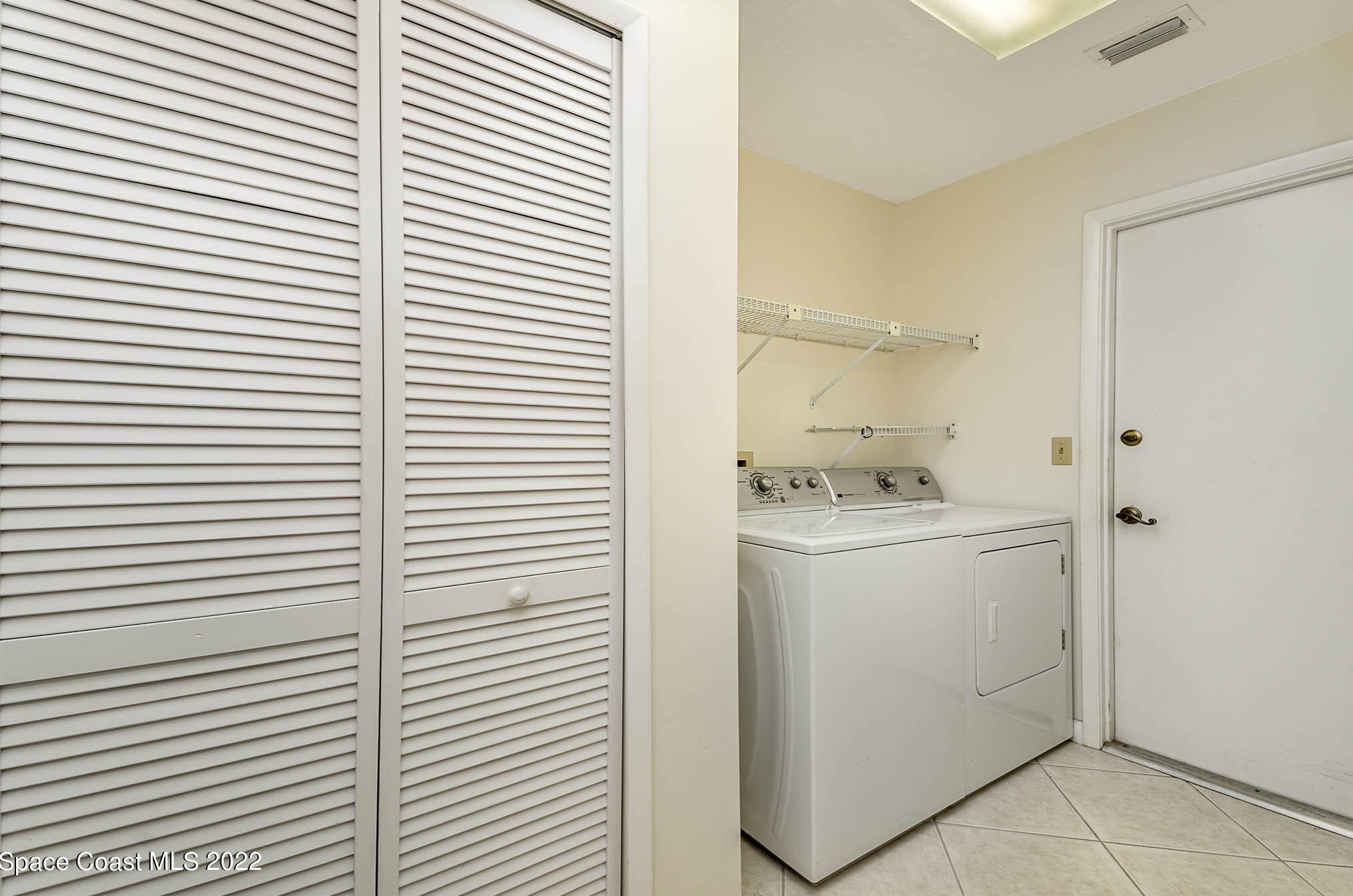 1701 Freedom Dr, Melbourne FL 32940-6714 exterior