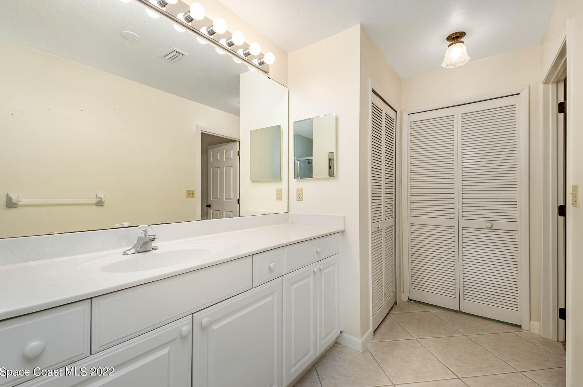 1701 Freedom Dr, Melbourne FL 32940-6714 exterior