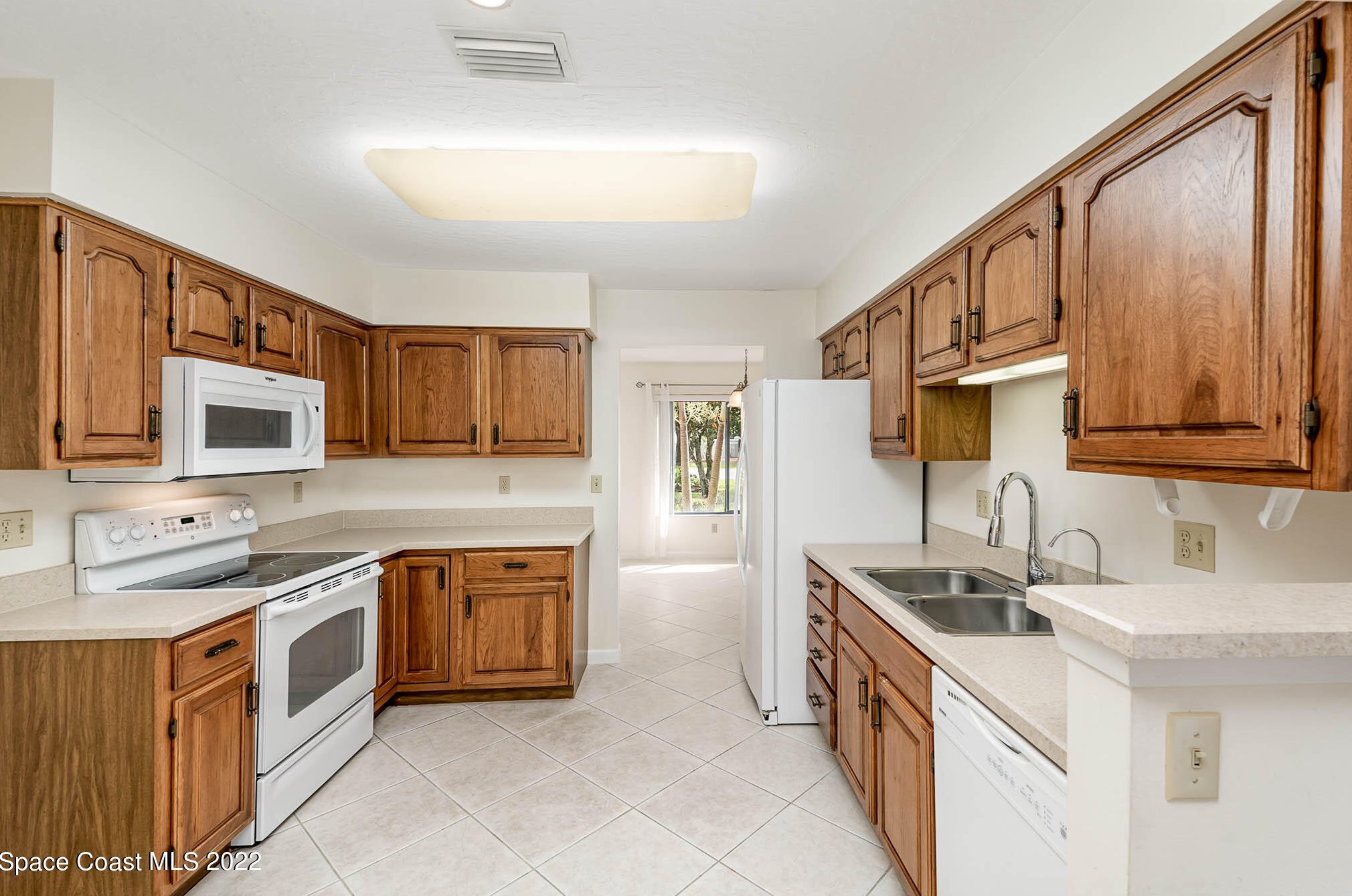 1701 Freedom Dr, Melbourne FL 32940-6714 exterior